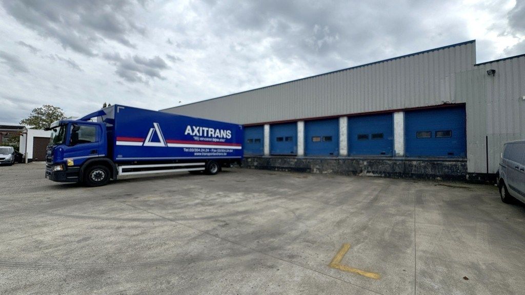 Loods met kantoor te huur nabij E313 in Wommelgem foto 11