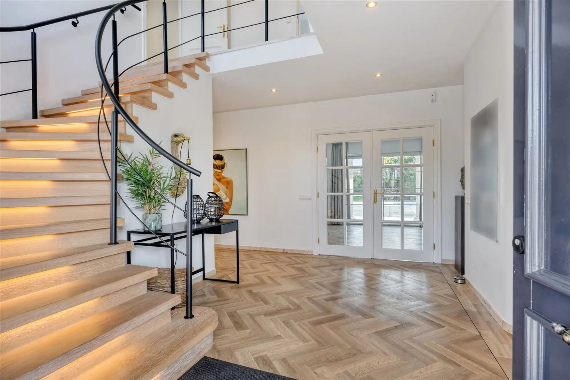 Instapklare tijdloze villa met 5 slpks op ca. 2000 m² foto 9