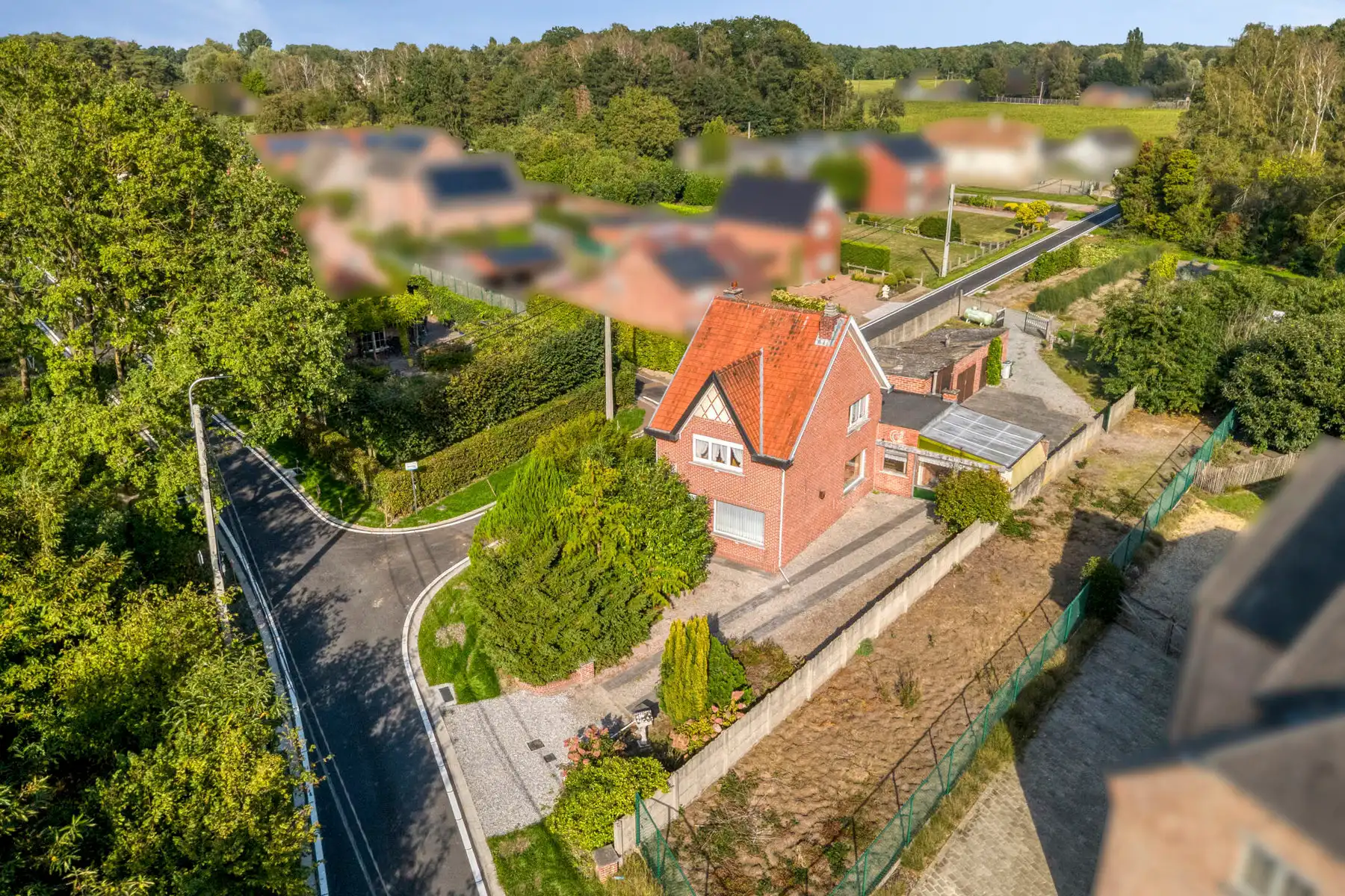 Hoofdfoto van de publicatie: Renovatieproject op rustige groene locatie