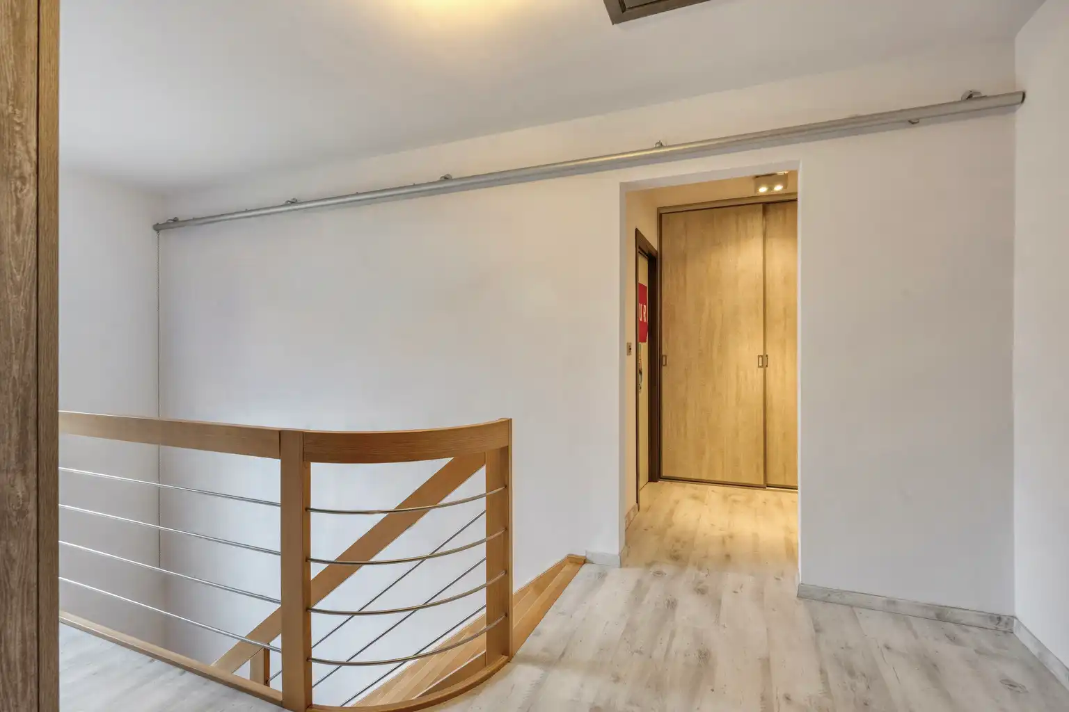 INSTAPKLARE WONING MET PRAKTIJKRUIMTE/BUREEL EN ZWEMBAD foto 21