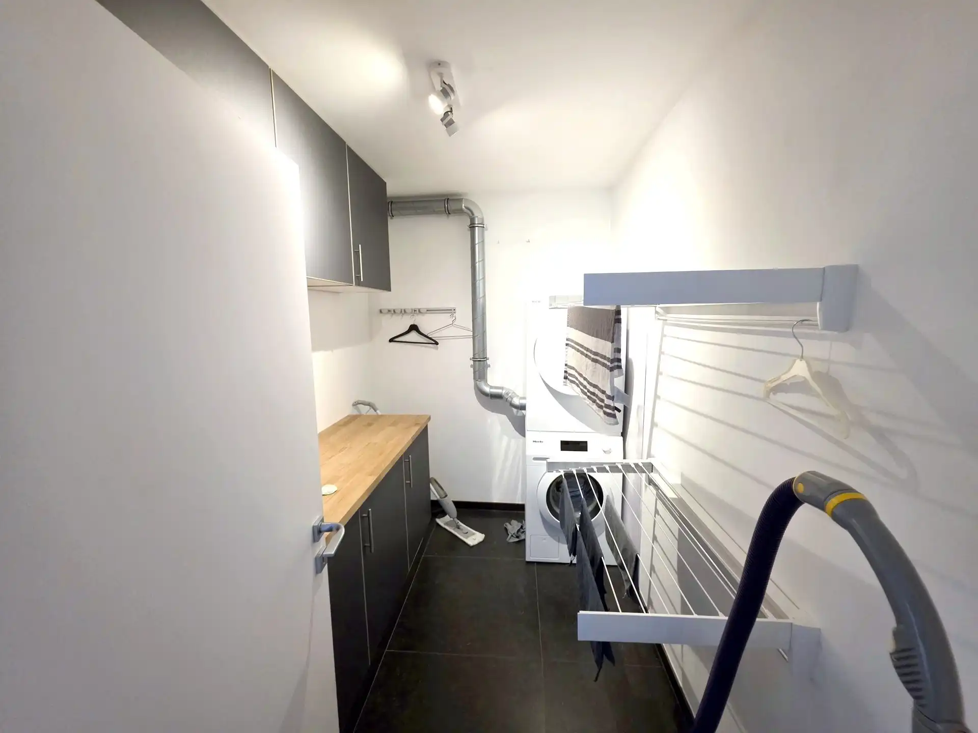 Stijlvol en lichtrijk appartement met twee terrassen en open uitzicht foto 7