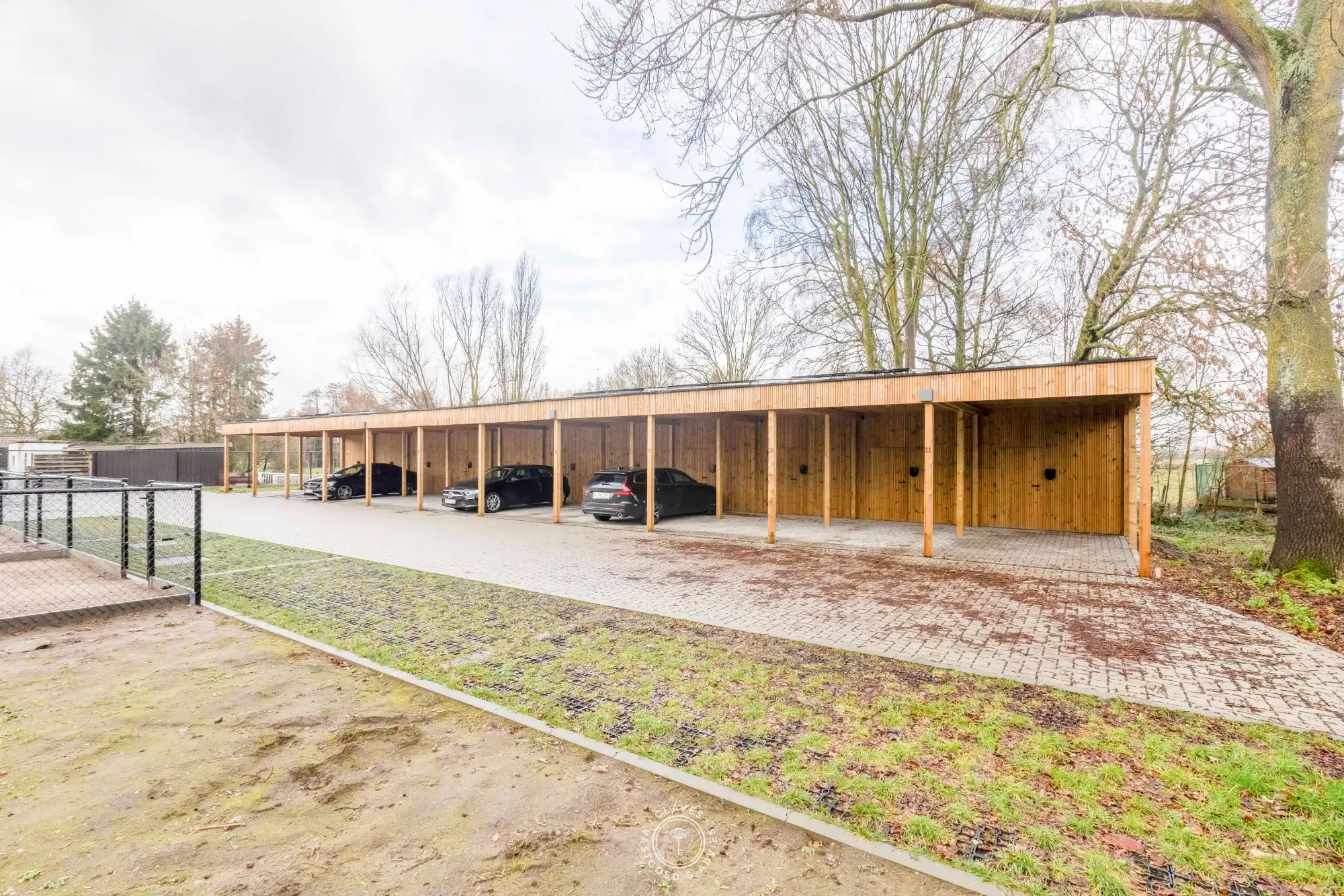 Grandioos gelijkvloers appartement met privatieve tuin foto 17