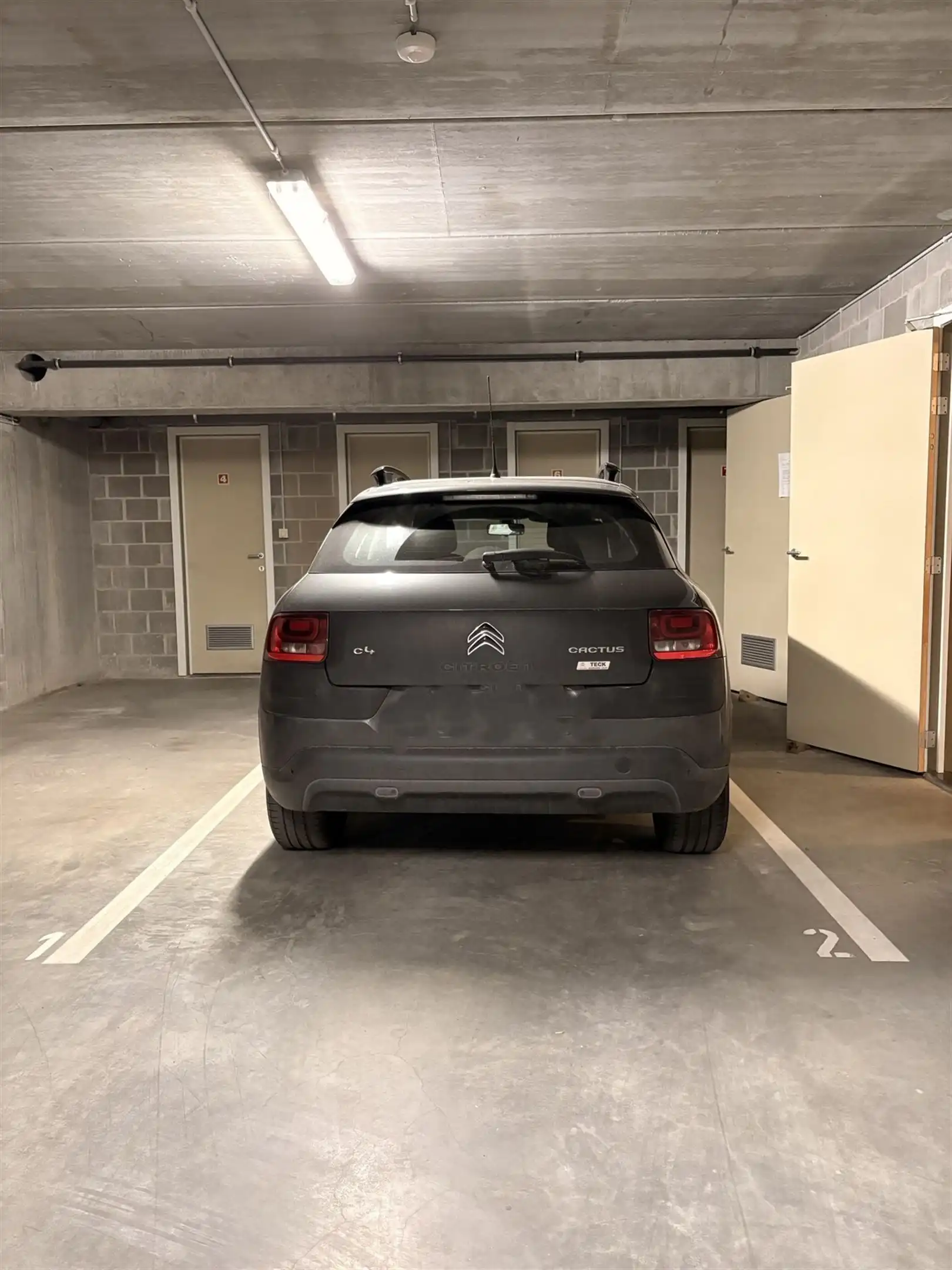 Prachtig Recent Appartement op Ideale Locatie in Sint-Gillis foto 11