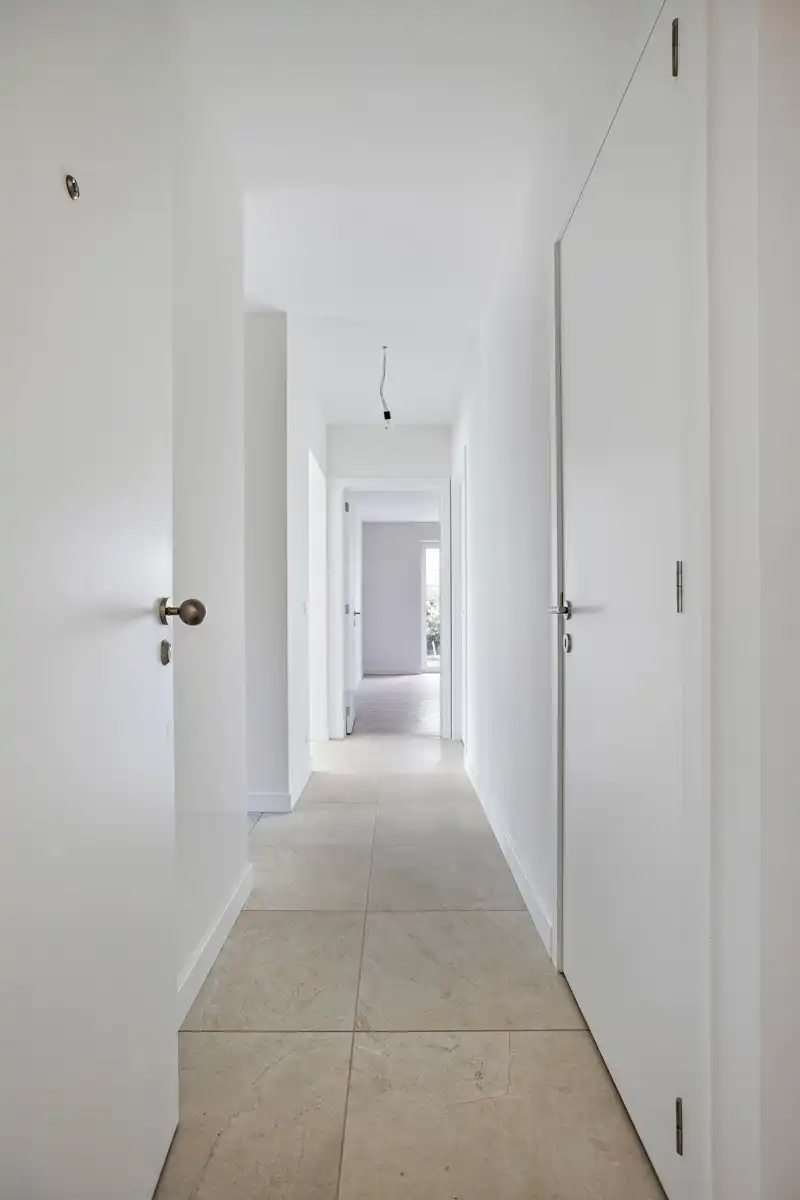 Uniek gelijkvloersapp. met veel lichtinval en private tuin! foto 4