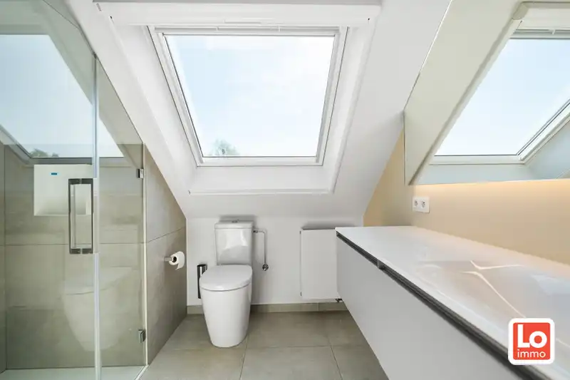 Instap klare halfopen woning met gezellige stadstuin nabij het centrum van Oostakker! foto 14