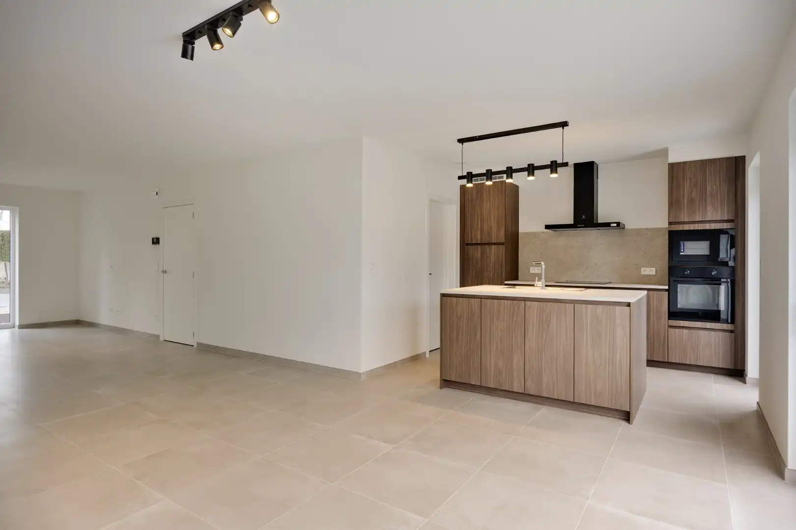 Nieuwbouwwoning met 3 slpks, gelegen op wandelafstand van het centrum !  foto 8