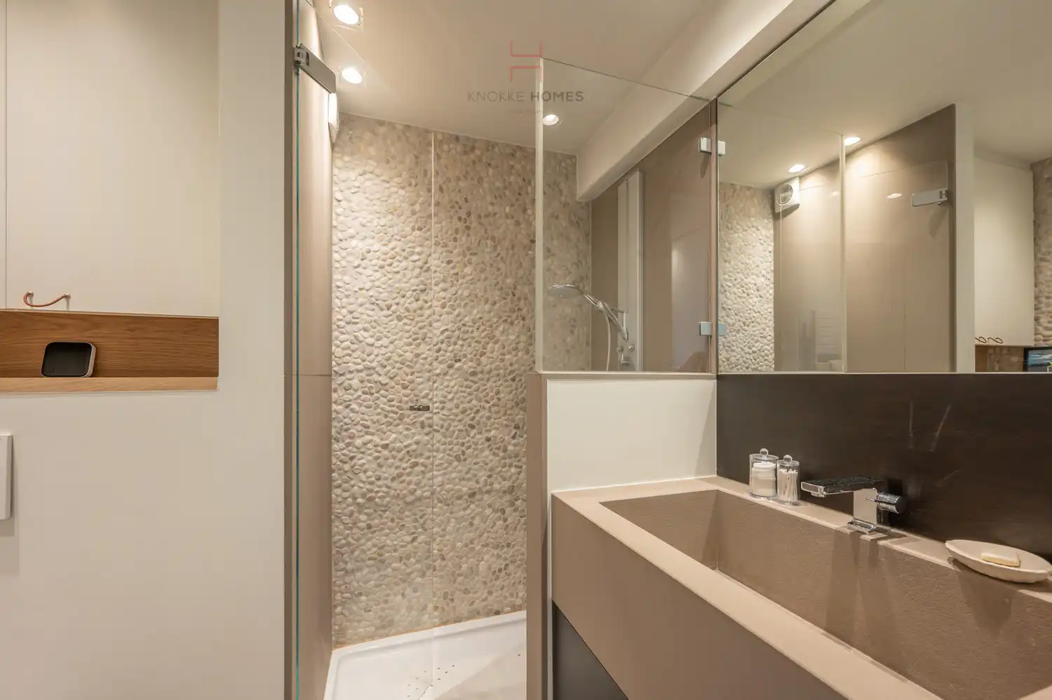 Riant appartement met open zicht over het meer van Duinbergen foto 31