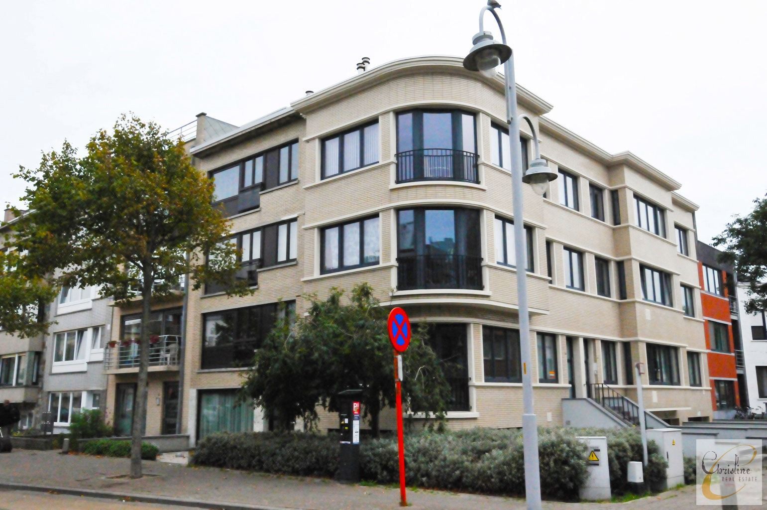 Opbrengsteigendom met 3 appartementen foto {{pictureIndex}}