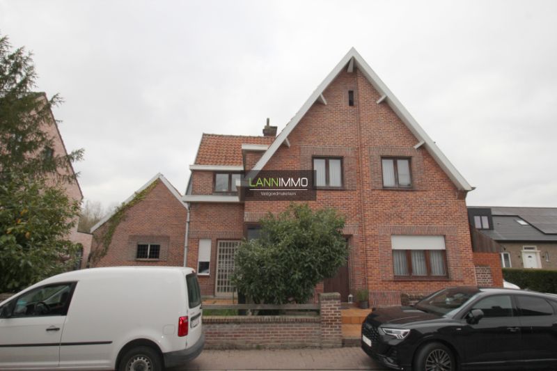 Ruime woning met weide en boomgaard foto 2