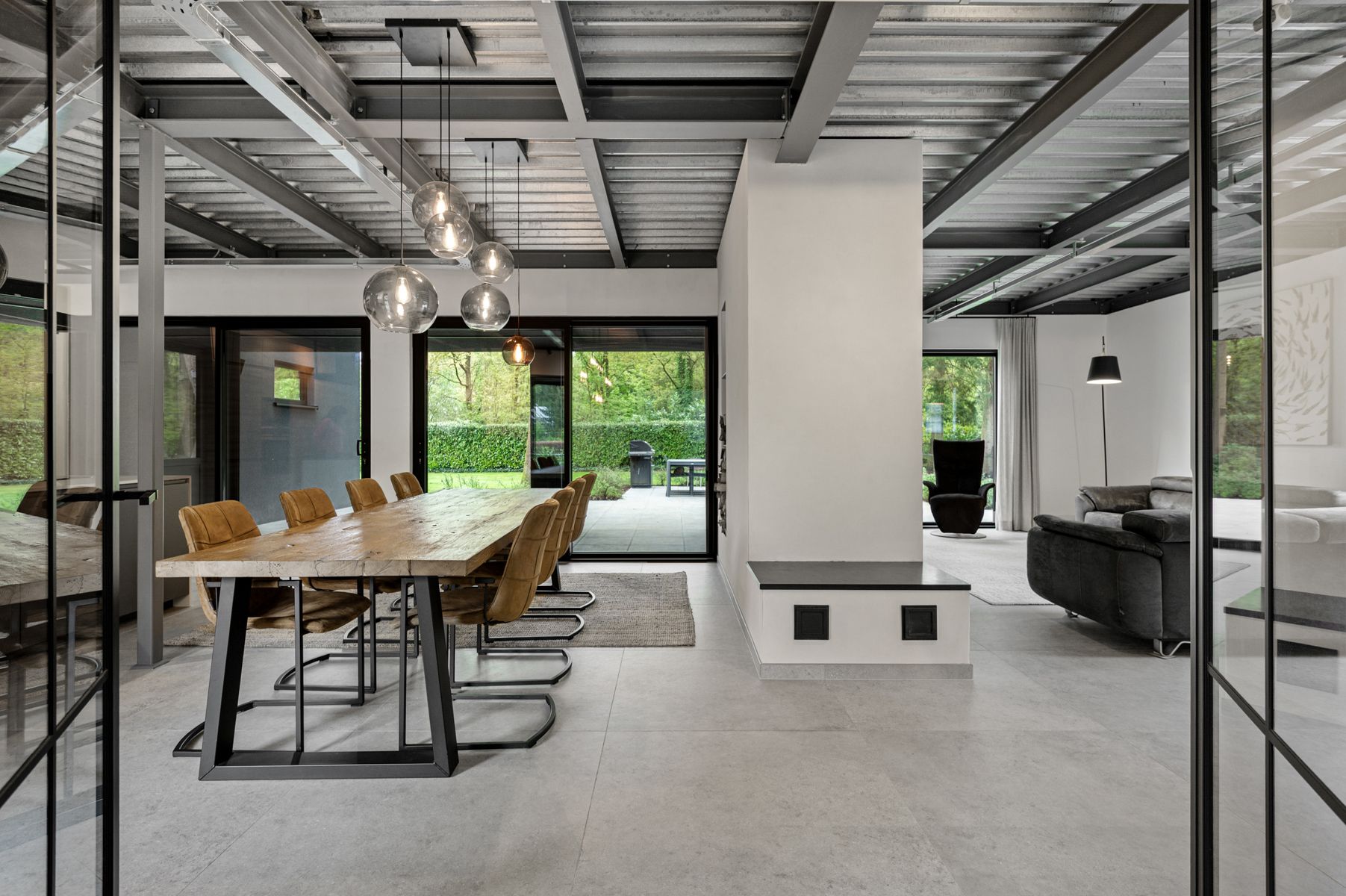 Instapklare volledig vernieuwbouwde villa met praktijkruimte foto 5