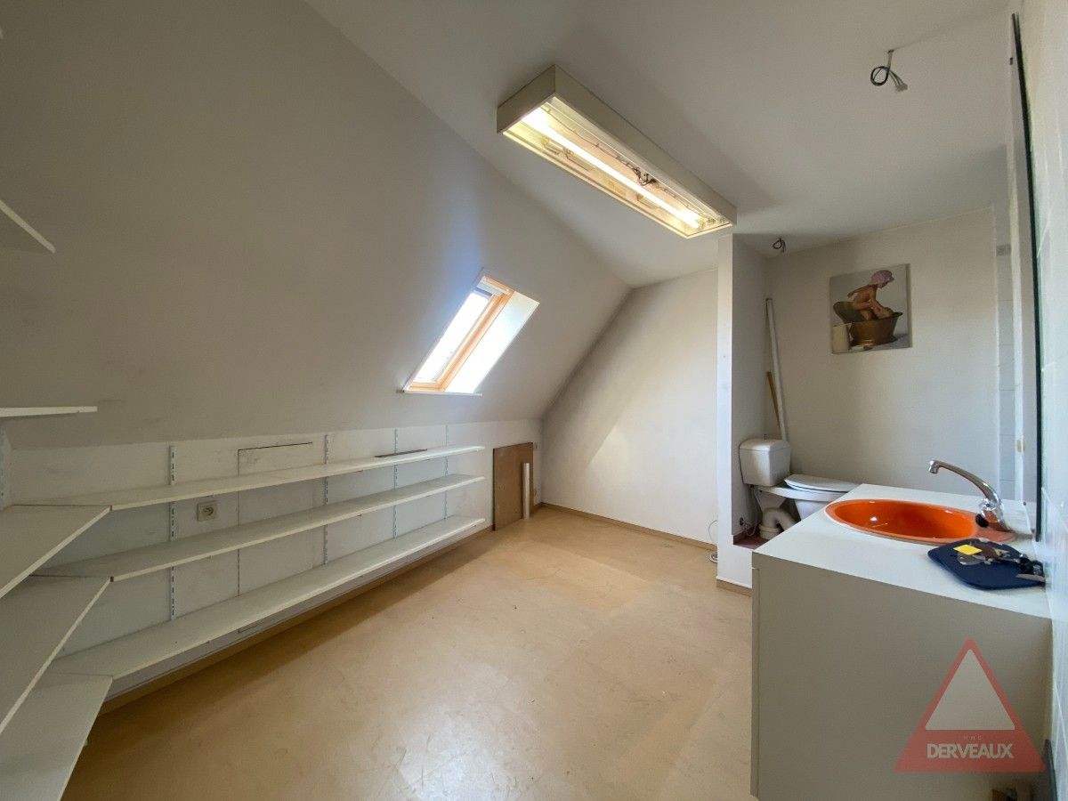 Roeselare - Ruime woning met handelsruimte, garage en 5 slaapkamers foto 15