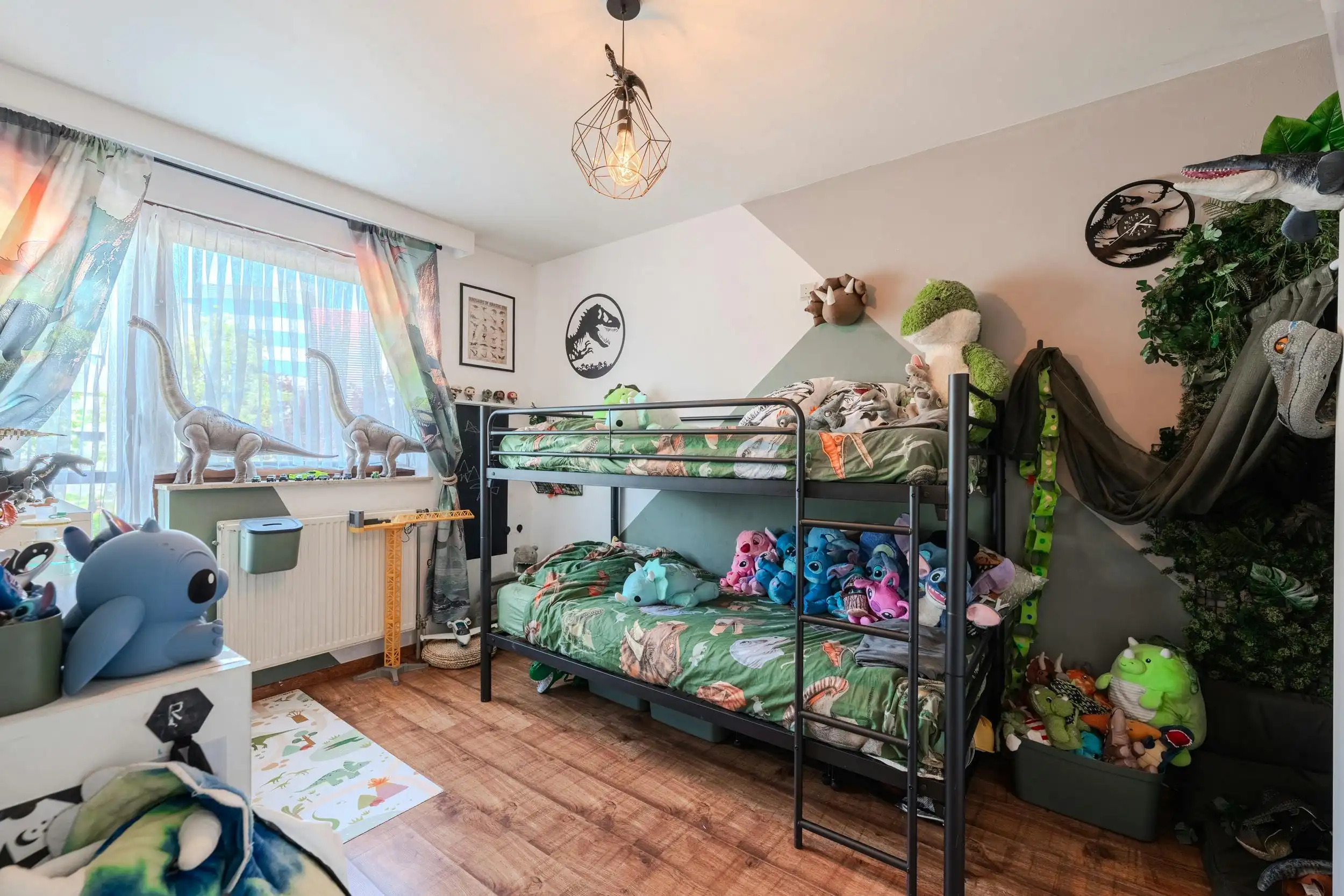 Lichtrijk twee-slaapkamerappartement met terras te Oostende foto 13