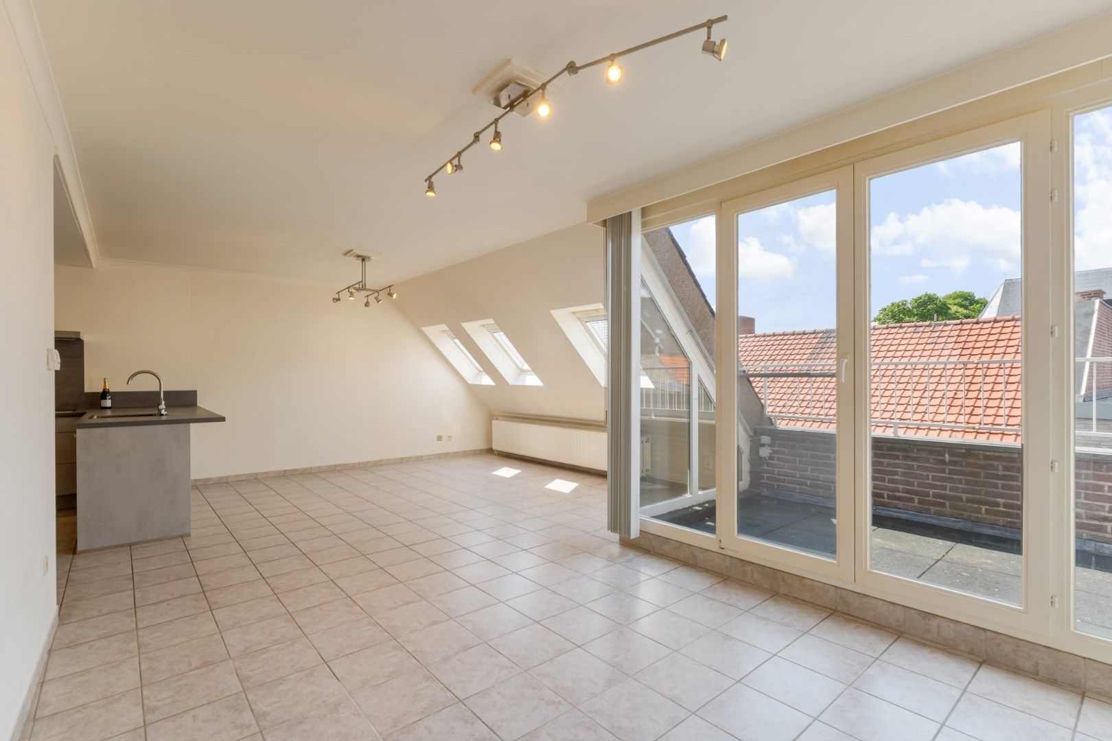 Goed verzorgd, gezellig duplex-appartement in het centrum met 2 slaapkamers, bureelruimte, terras foto 5