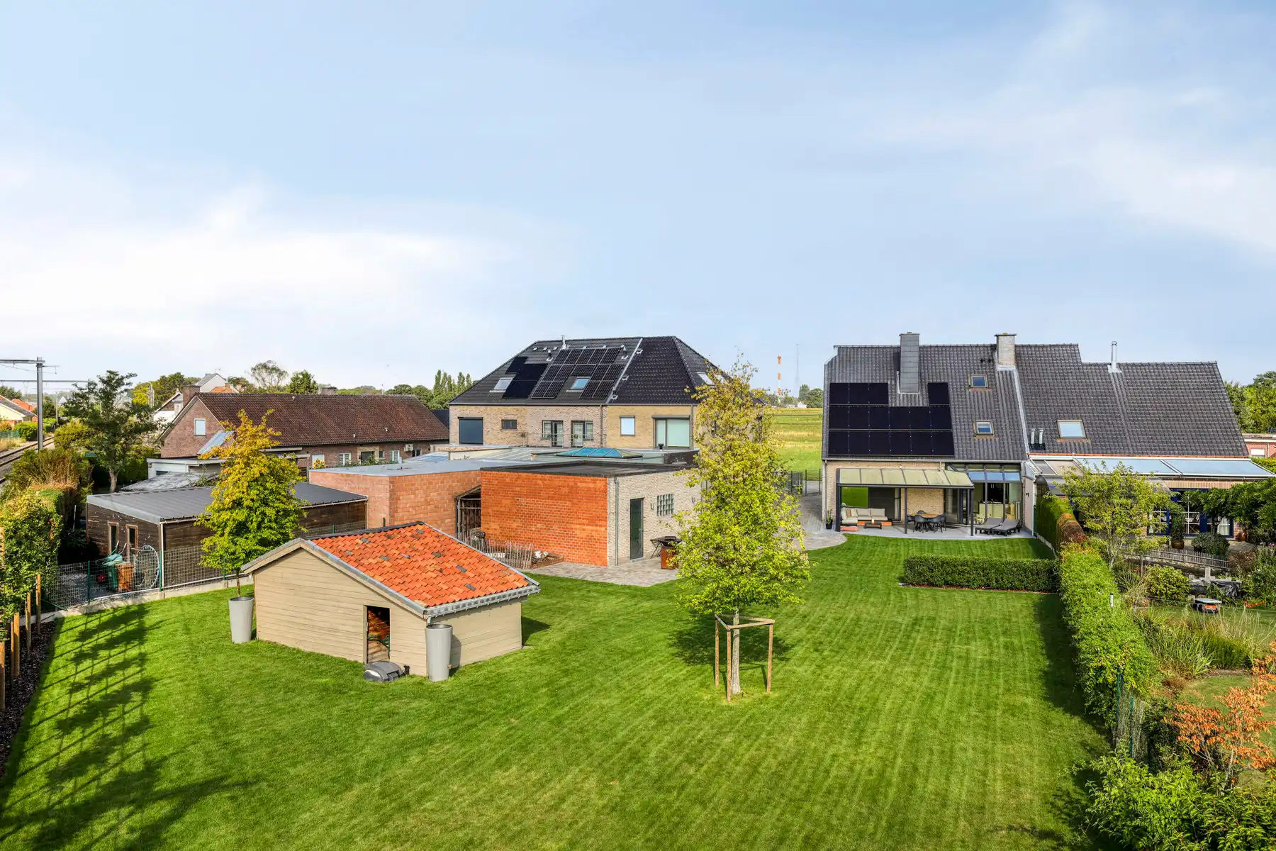 Instapklare woning met 3 slpk en ruime garage op toplocatie foto 2