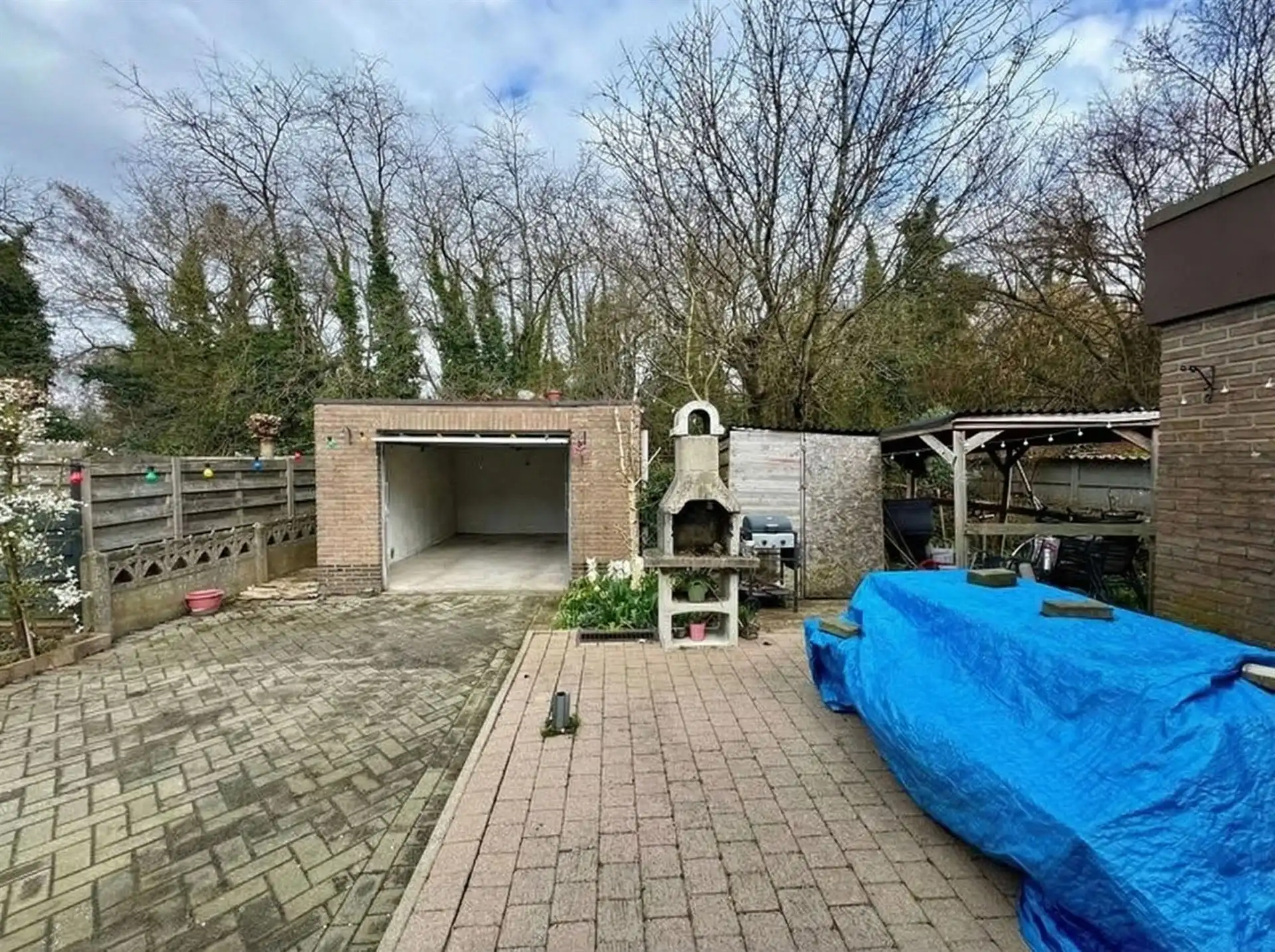 ruime halfopen bebouwing foto 22