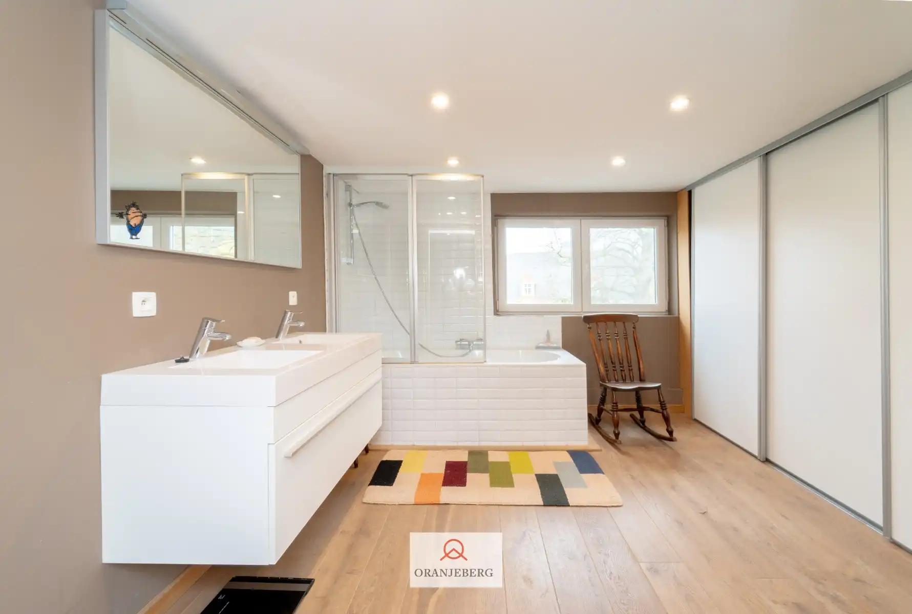 Huis met tuintje vlakbij Coupure foto 34