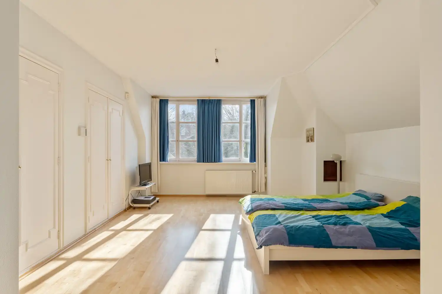 Residentieel gelegen villa met 4-5 ruime slaapkamers/bureau , 2 badkamers, 2 garages en een tuin op een perceel van 11a 71ca te Winksele gemeente Herent. foto 16