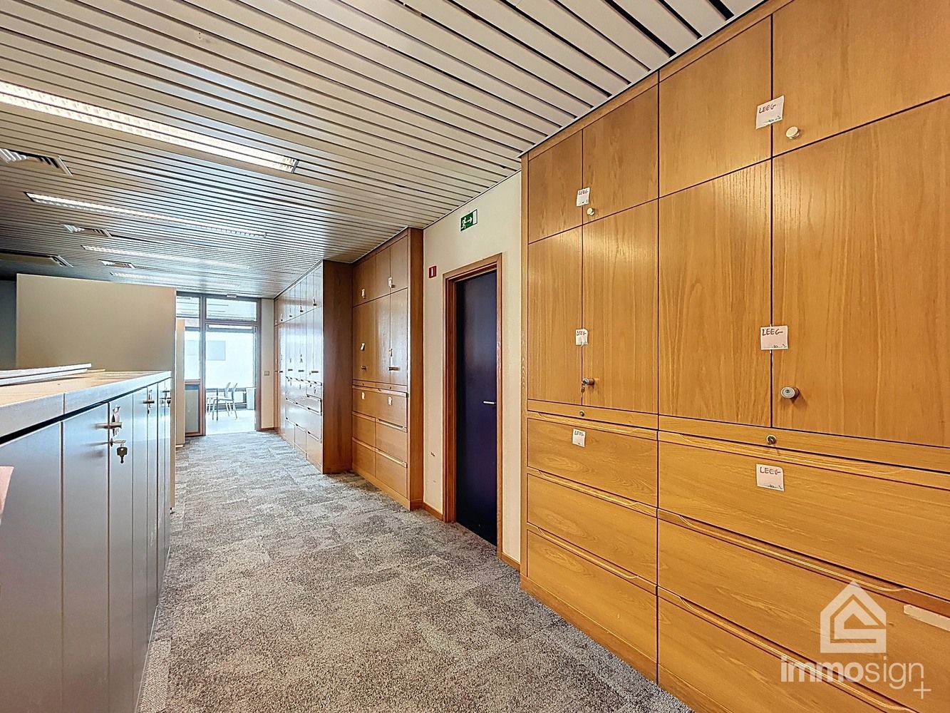 Gelijkvloerse kantoorruime van 243m² langs de Rijksweg foto 16