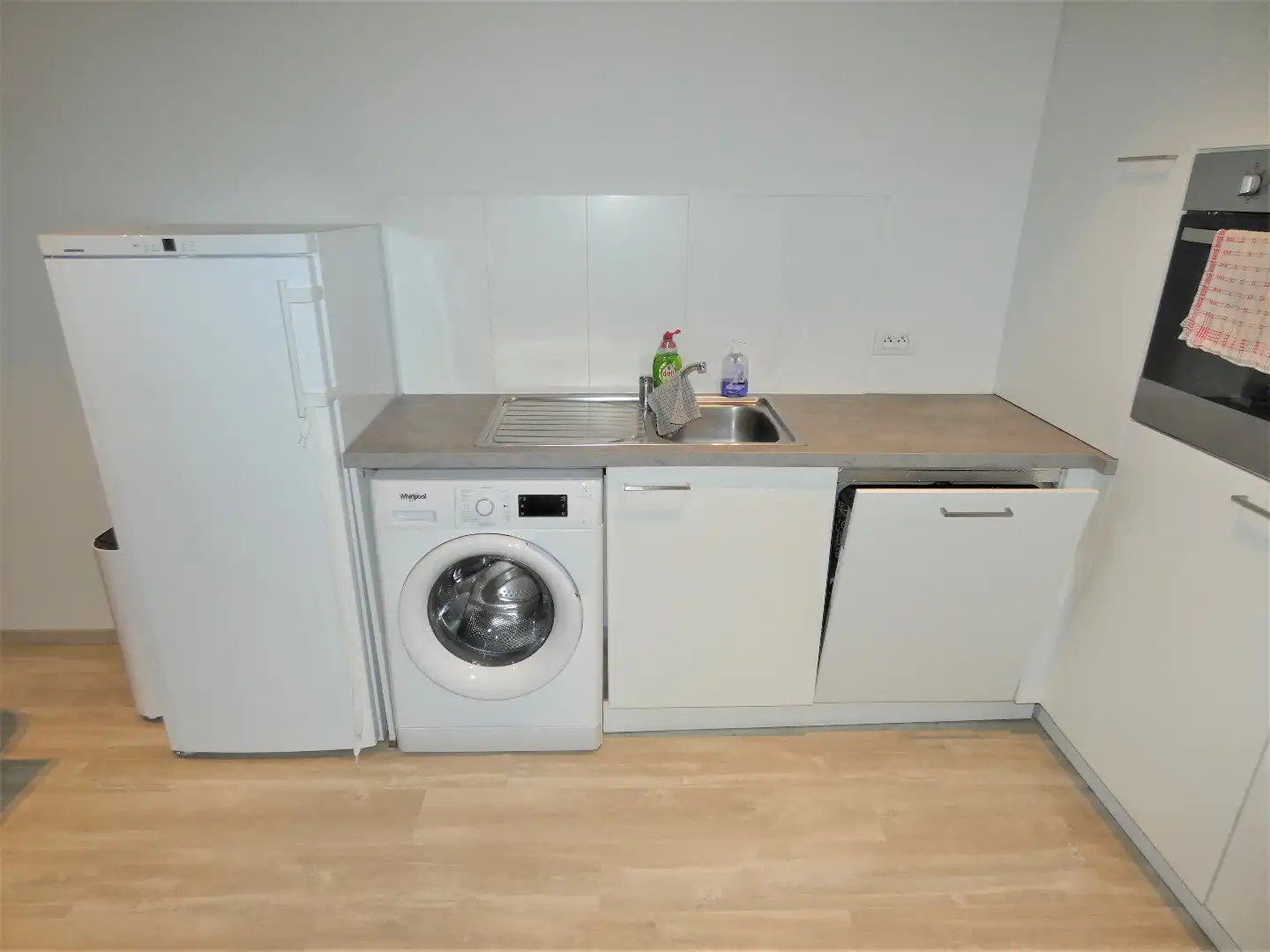 Gezellig appartement, gelijkvloers, met 1 slaapkamer en garage. foto 10