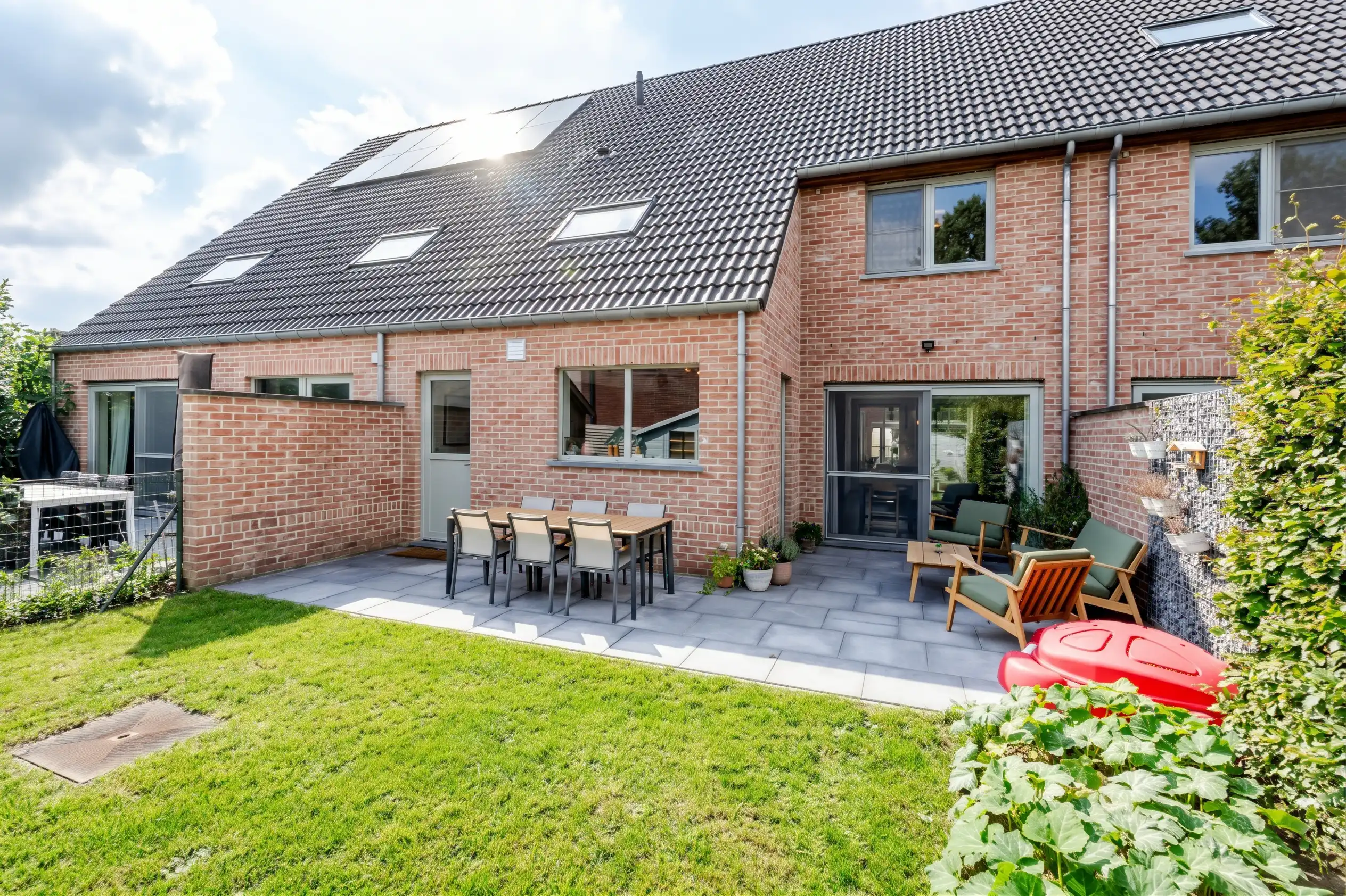 Recente en energiezuinige gezinswoning te Lovendegem! foto 4