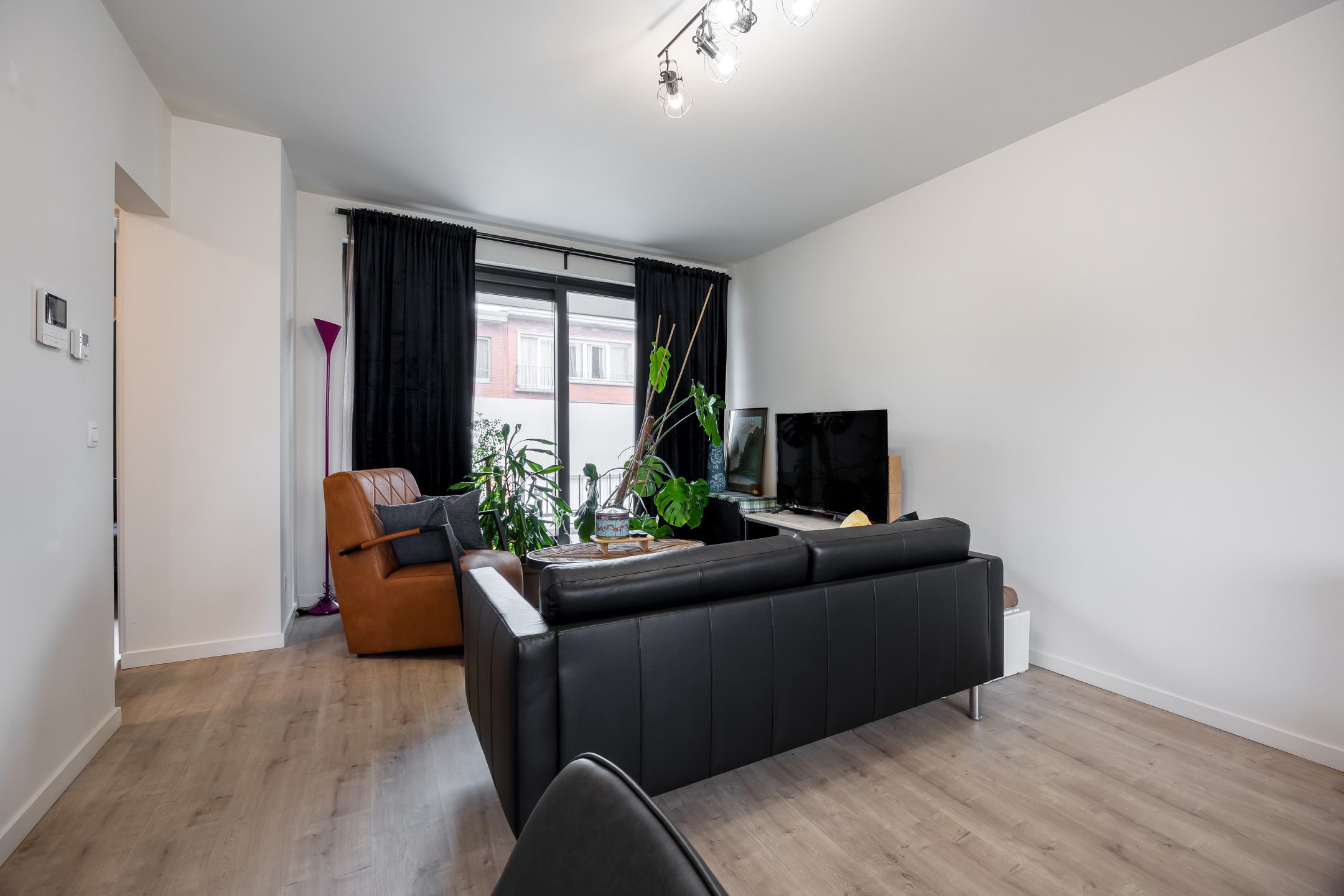 Instapklaar en prachtig gelegen appartement op een toplocatie in Deurne foto 5