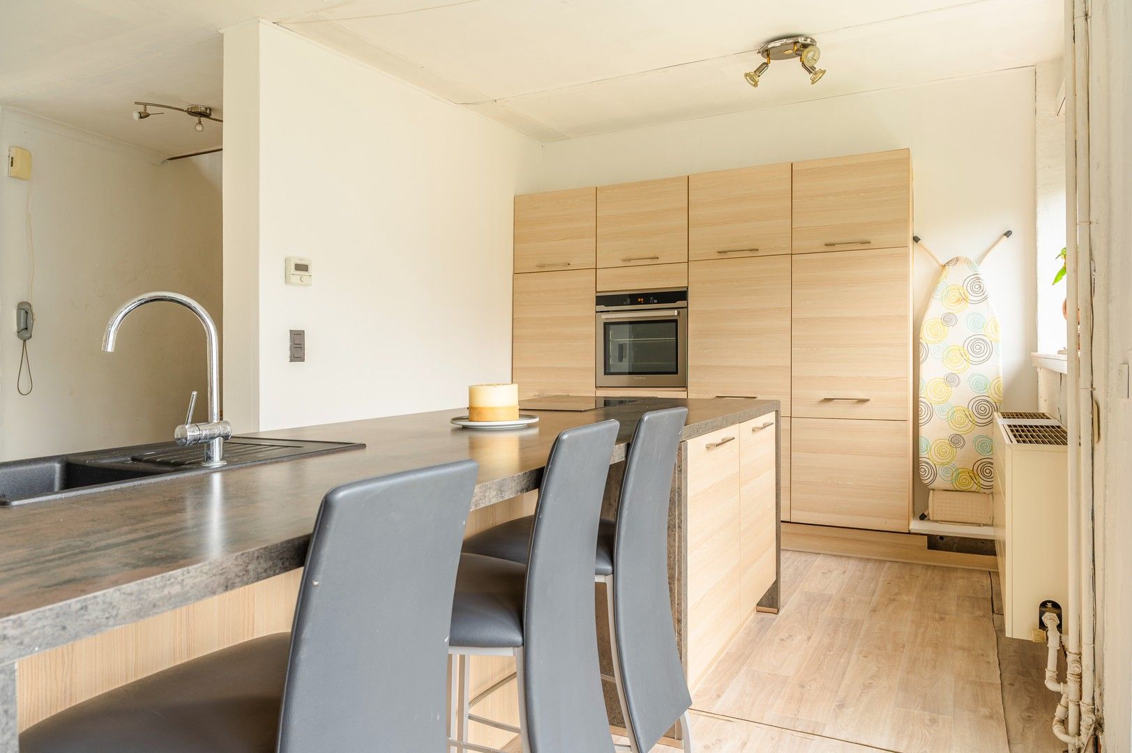 Bel-étagewoning met 3 slaapkamers met tuin! foto 4