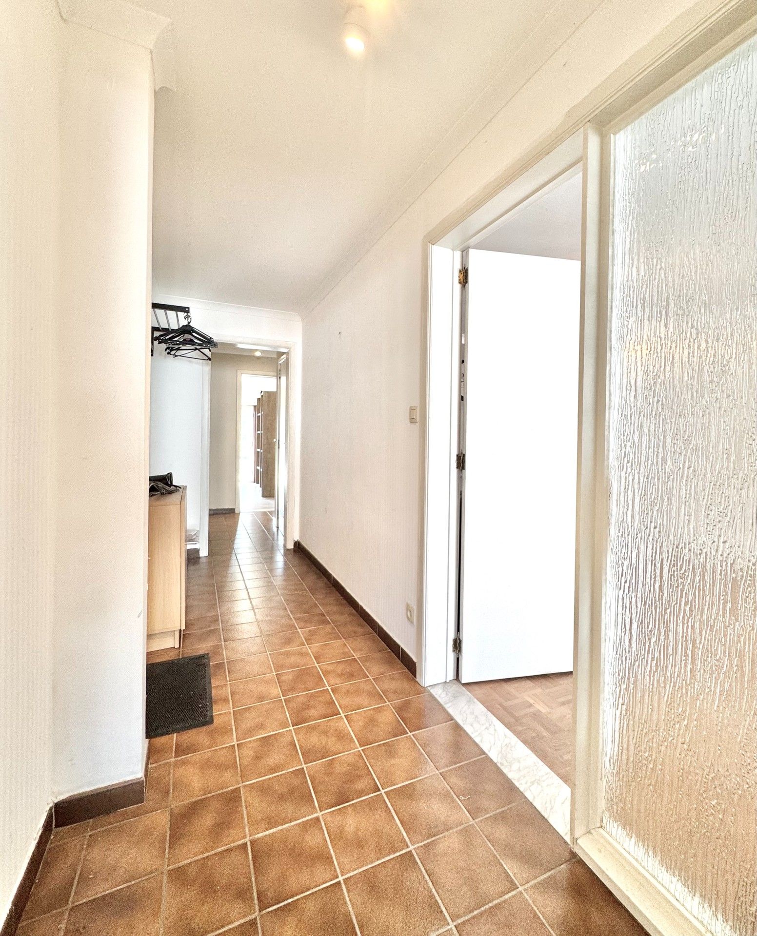 APPARTEMENT MET 2 KAMERS, TERRAS & GARAGE - 92 m² foto 7