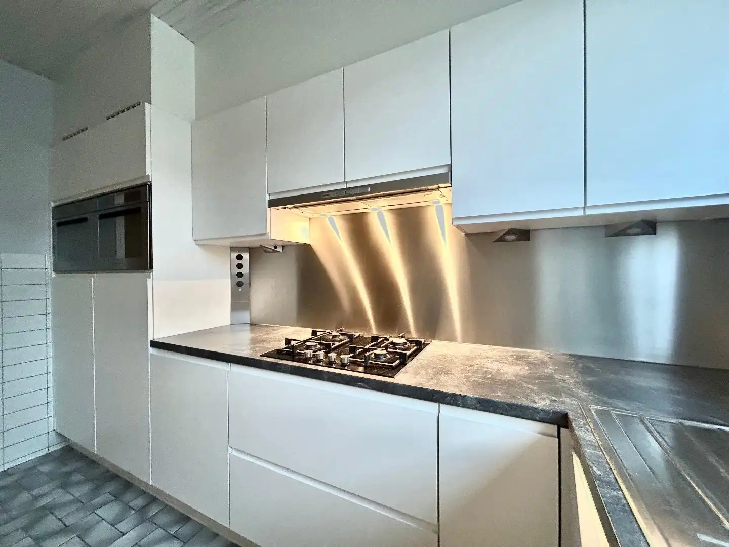 Instapklaar appartement met twee slaapkamers en terras foto 10