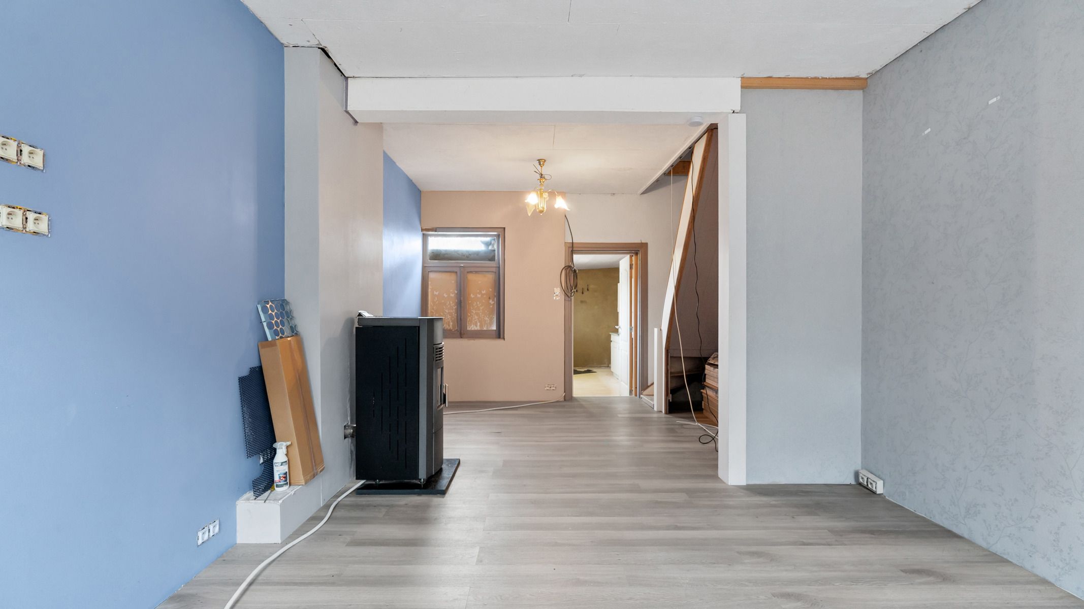 Deels te renoveren starterswoning met diepe tuin in groene, rustige omgeving foto 8