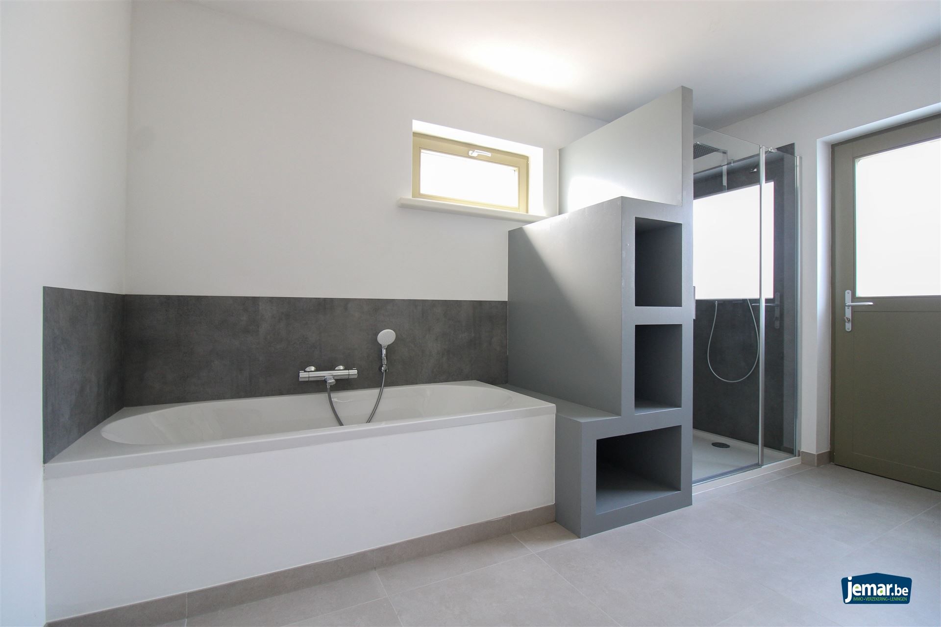 Instapklare, gerenoveerde woning met 3 slaapkamers in Kotem/Maasmechelen! foto 9