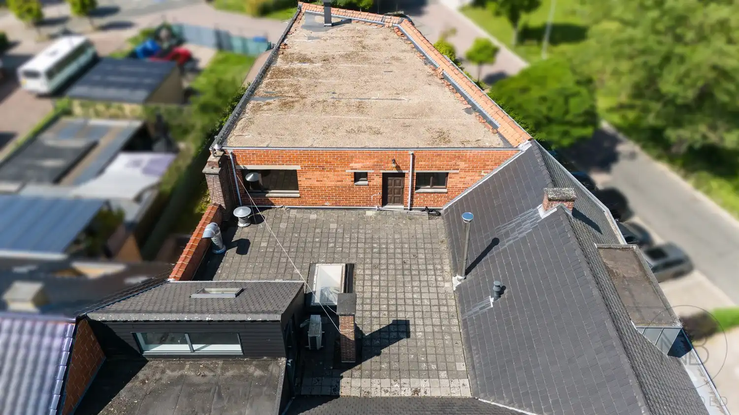 Te renoveren appartemtent met garage te koop! foto 33