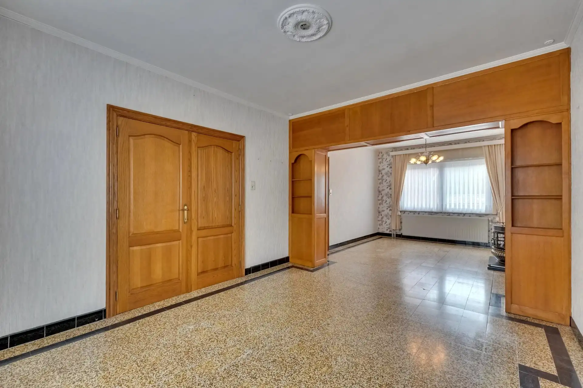 Ruime woning met potentiële bouwgrond foto 5
