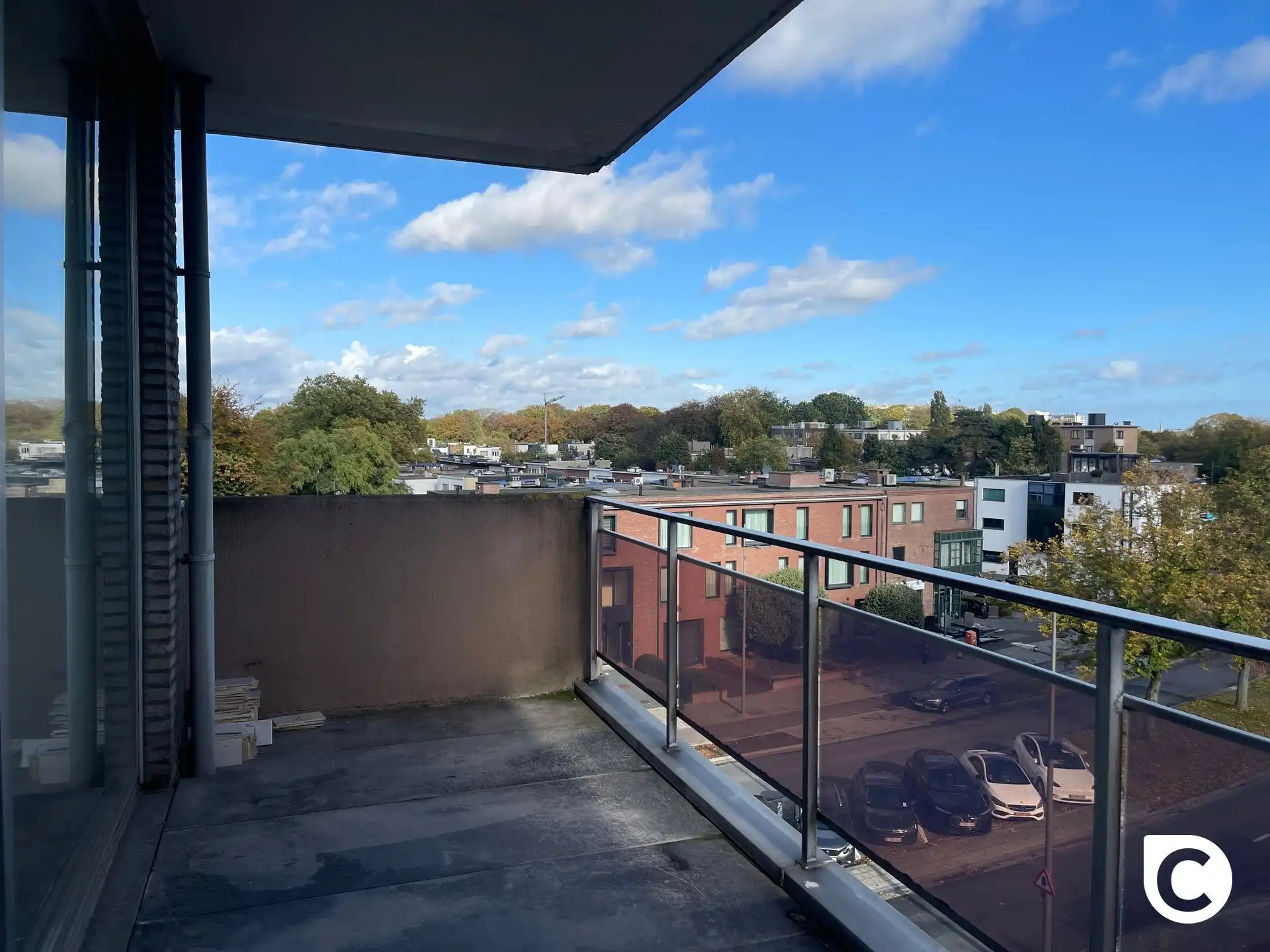 Gerenoveerd appartement met 3 slaapkamers foto 3