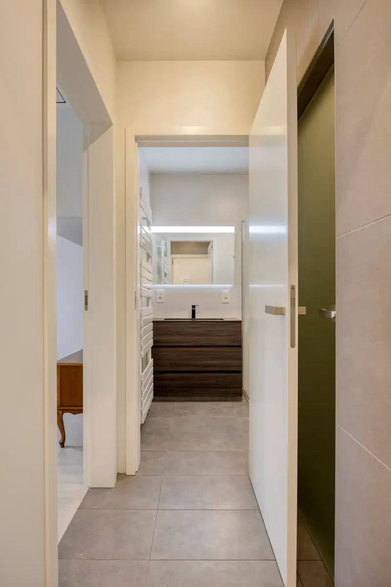 Modern en energiezuinig gelijkvloers appartement vlabij centrum foto 15