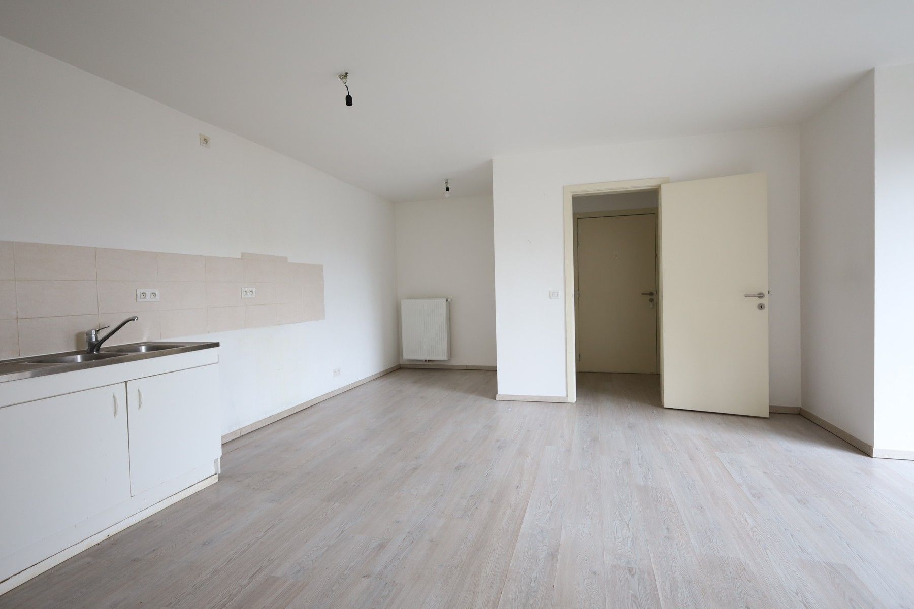 Gelijkvloers 1-slaapkamerappartement met groot terras/klein privétuintje foto 6