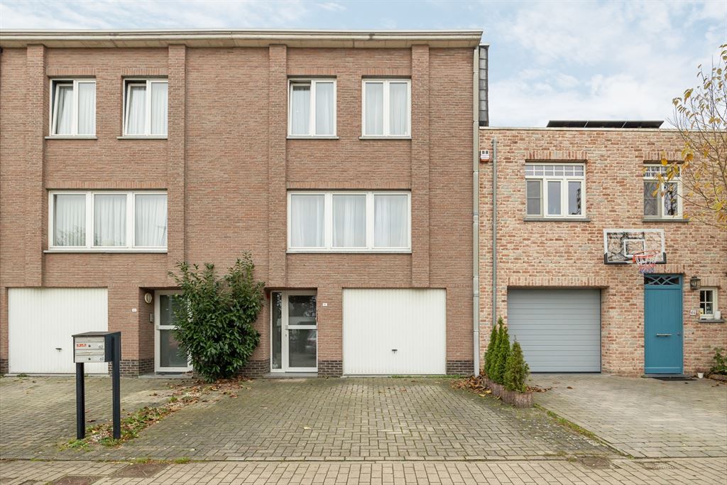 Ruime gezinswoning op rustige locatie in Herent foto {{pictureIndex}}