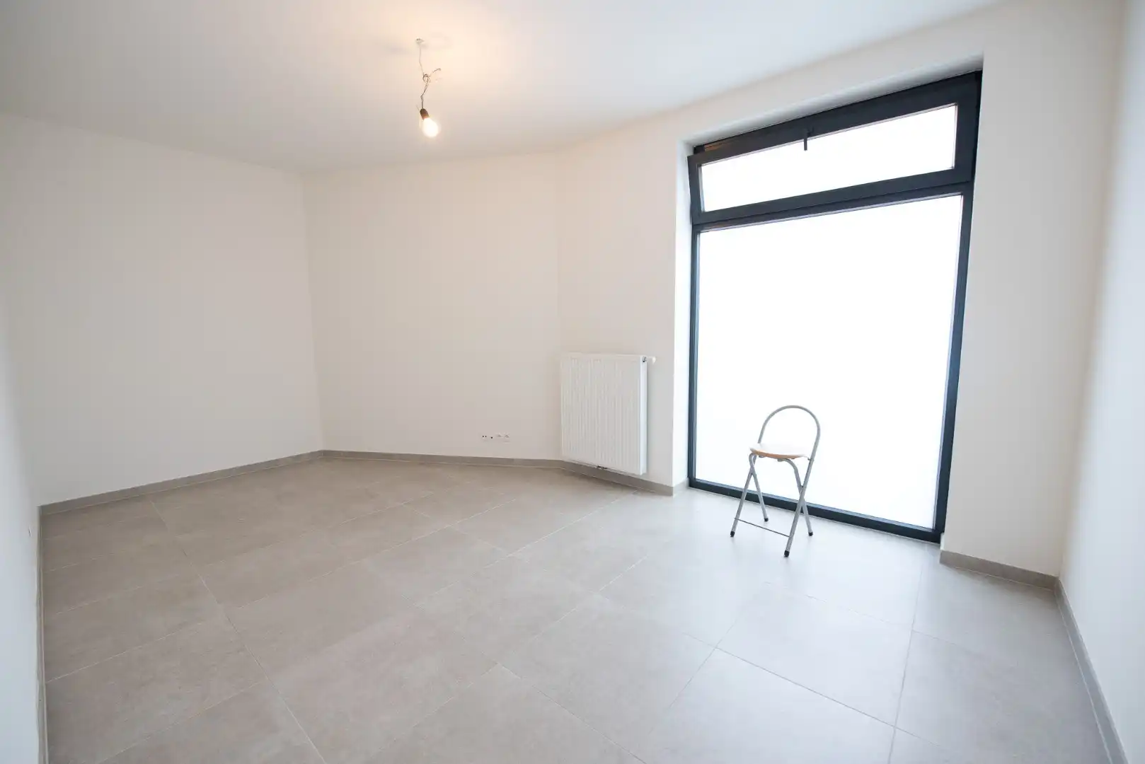 Prachtig gelijkvloers appartement van 147m² te Sint-Eloois-Vijve met tuintje en overdekt terras.  foto 10