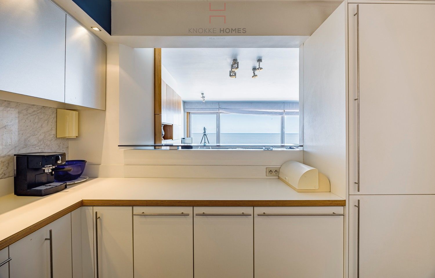 Ruim appartement op de 7de verdieping met prachtig zeezicht ! foto 6