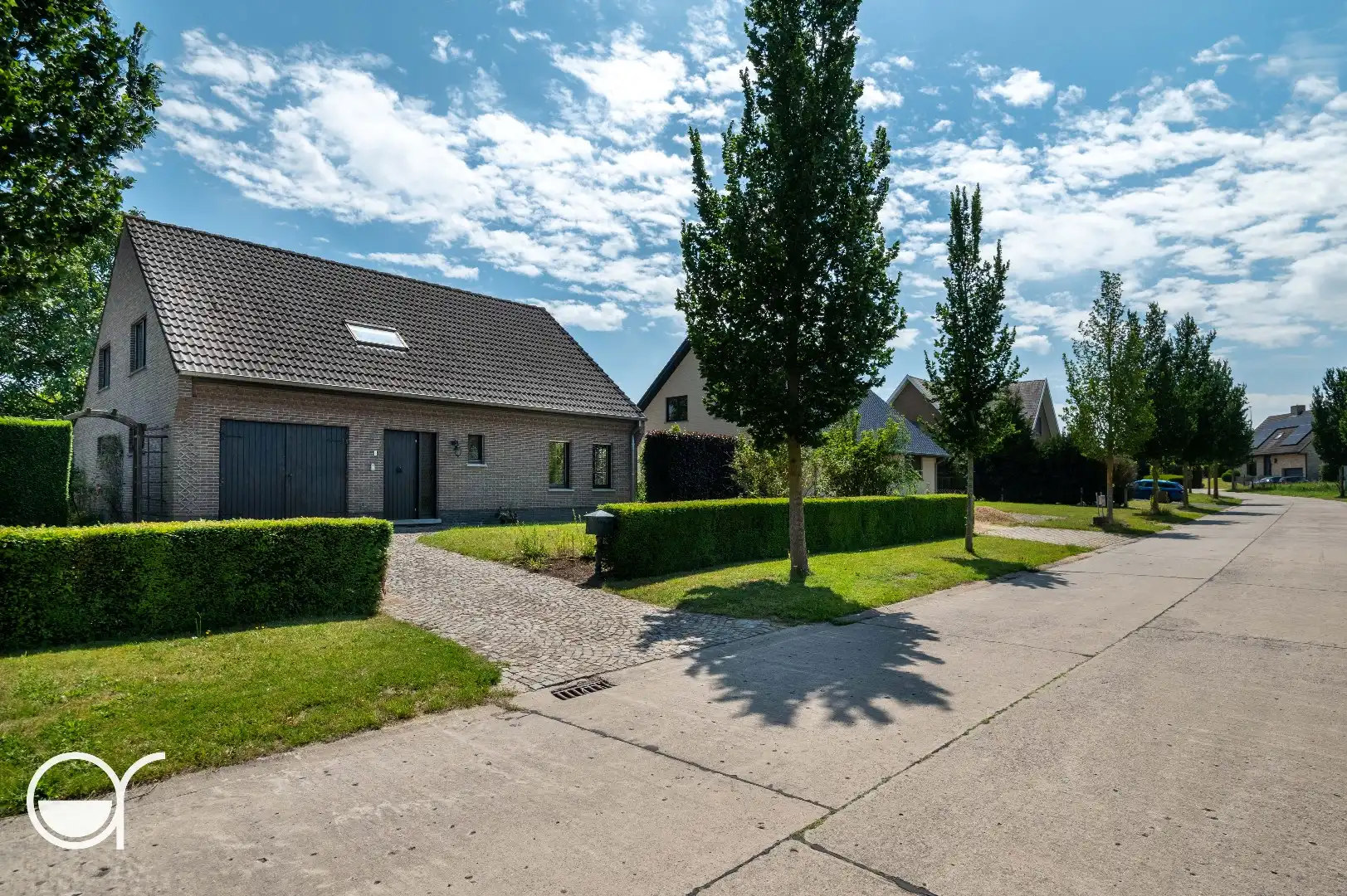 Hoofdfoto van de publicatie: Villa met 4 slaapkamers en een zonnige tuin gelegen in een rustige buurt in Aalter