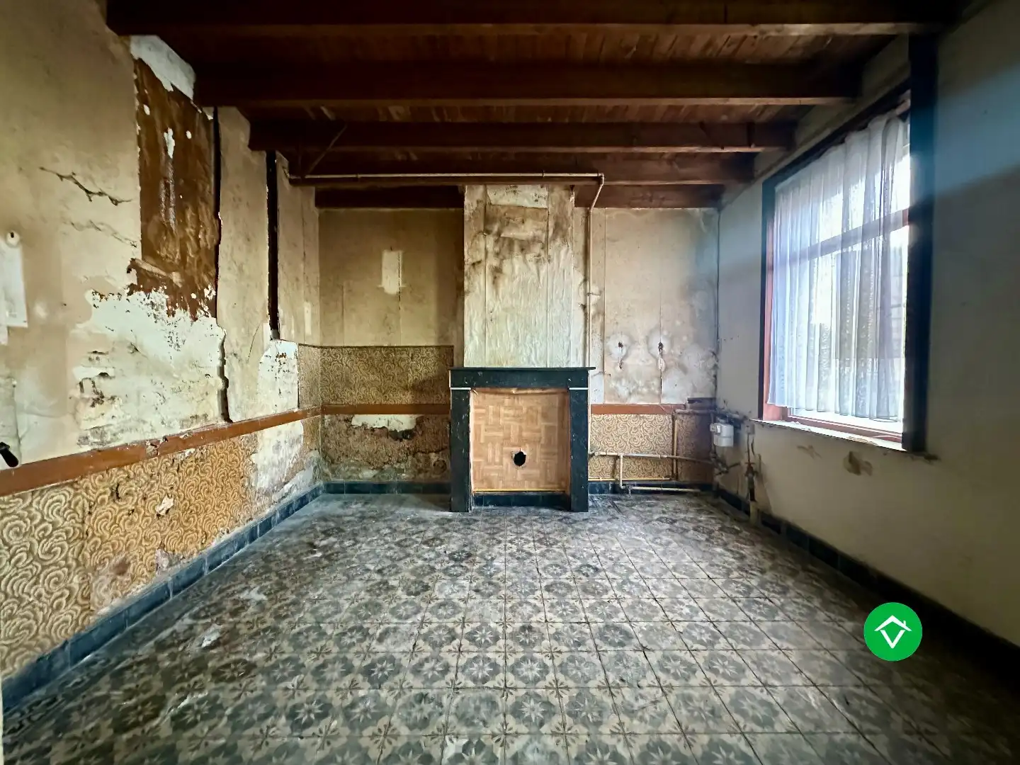 Te herbouwen of te slopen hoeve op ruim perceel in landelijke omgeving foto 4