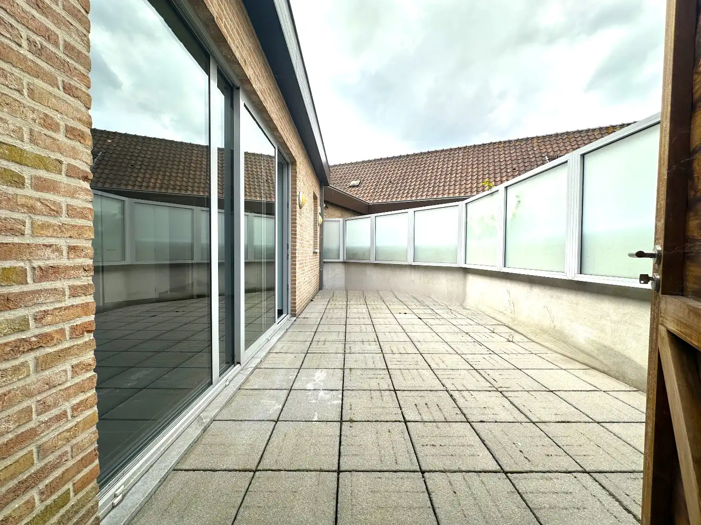 Lichtrijk appartement met 1 slpk en groot zonnig terras, hartje Torhout foto 16