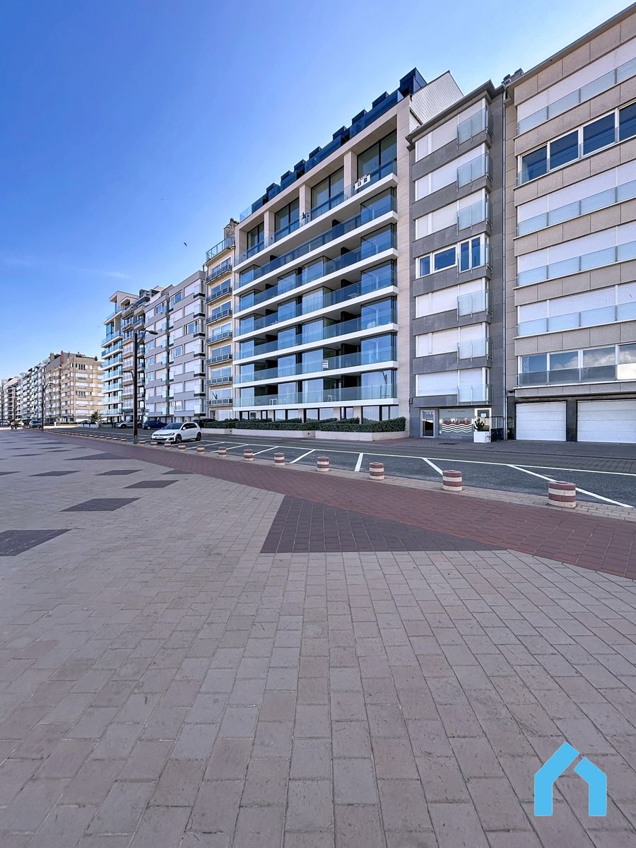 Magnifiek zeezicht en veel potentieel: maak van dit appartement uw parel! foto 19