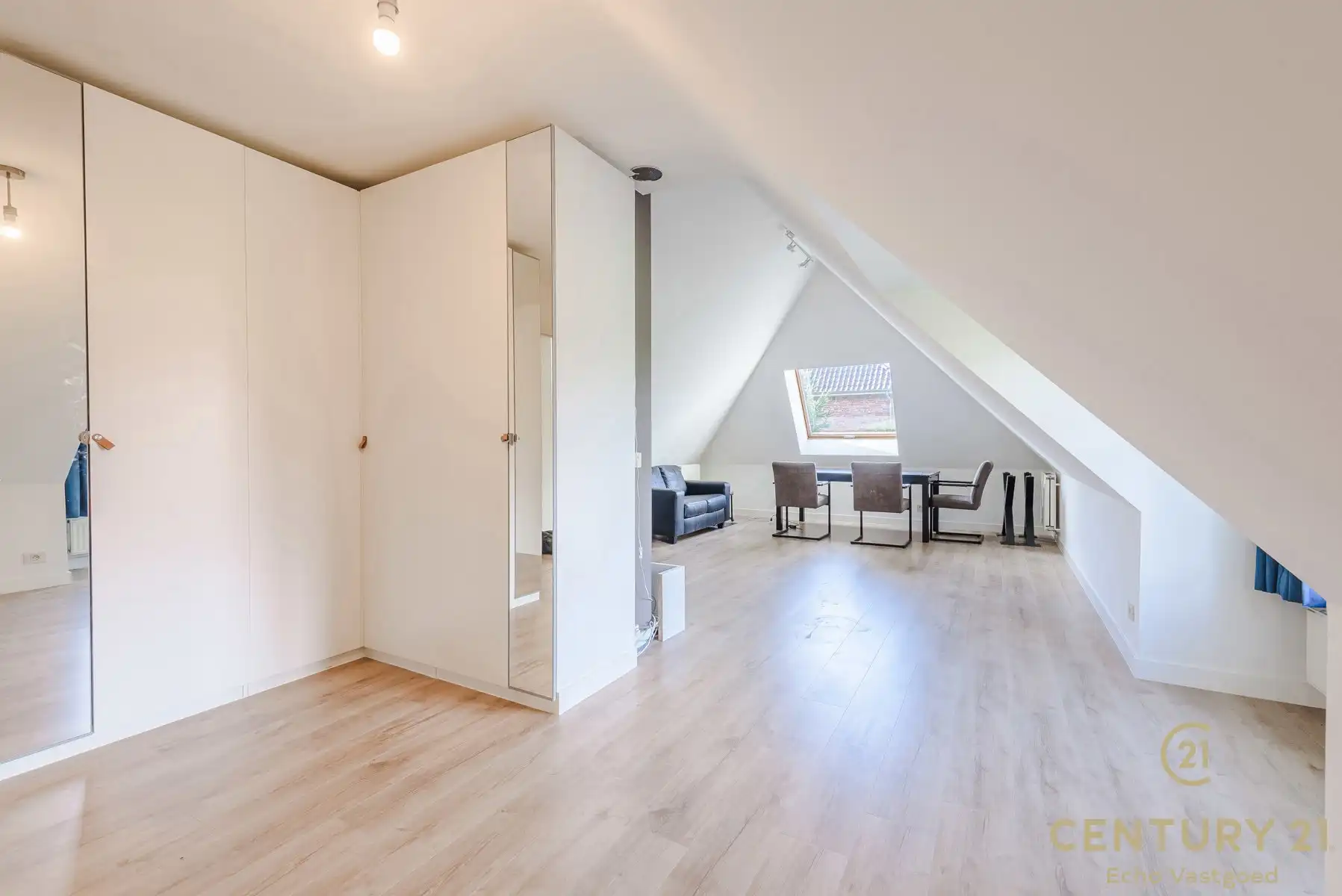 Ruime, gerenoveerde, energiezuinige villa met zwembad foto 27