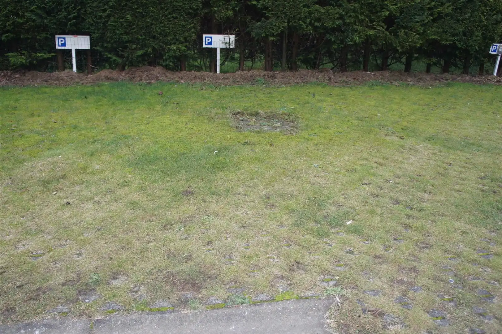 Verschillende buitenstaanplaatsen beschikbaar op wandelafstand van het centrum van De Haan. foto 4