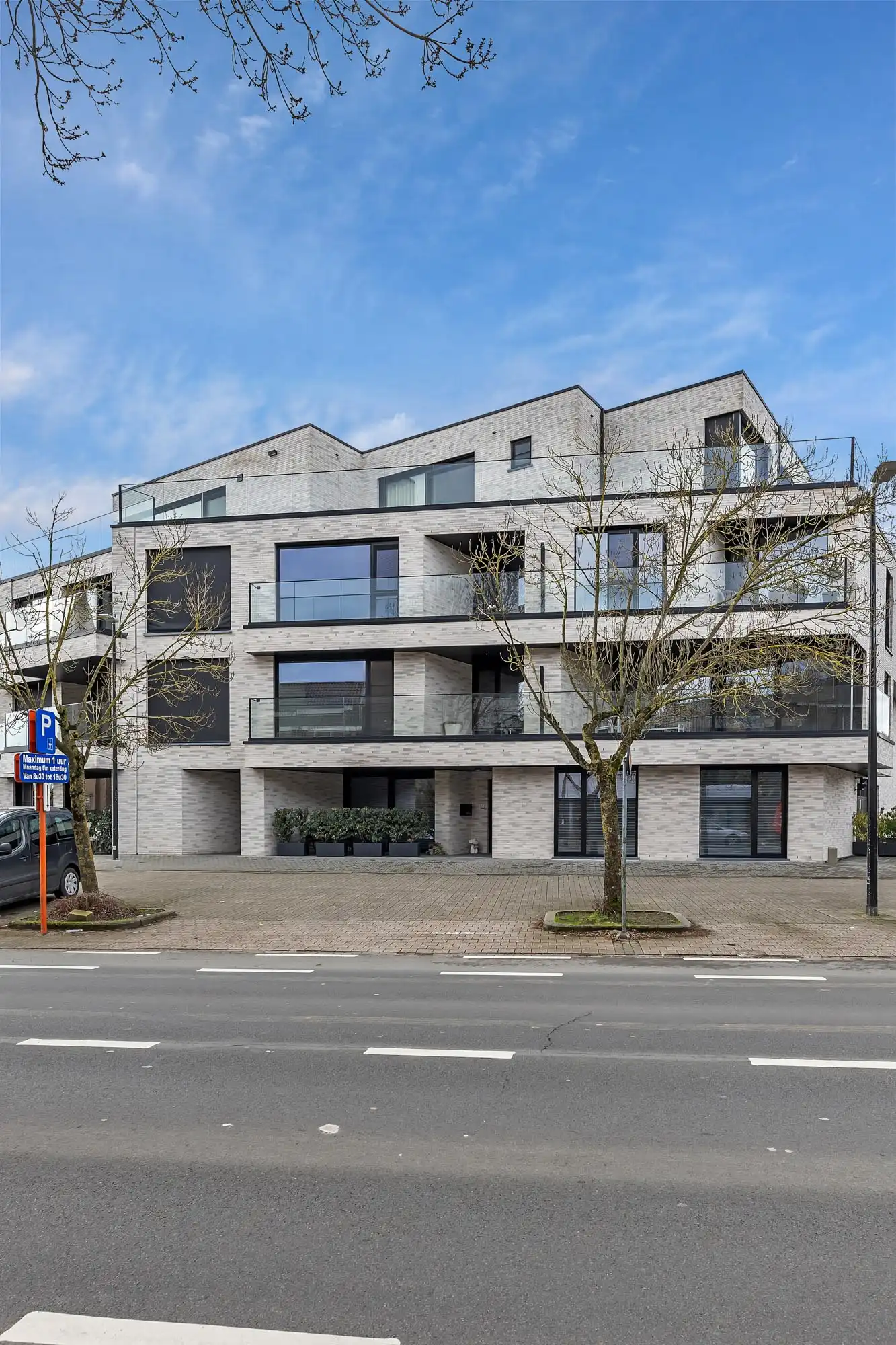 1-slaapkamer appartement met ruim terras en staanplaats foto 14