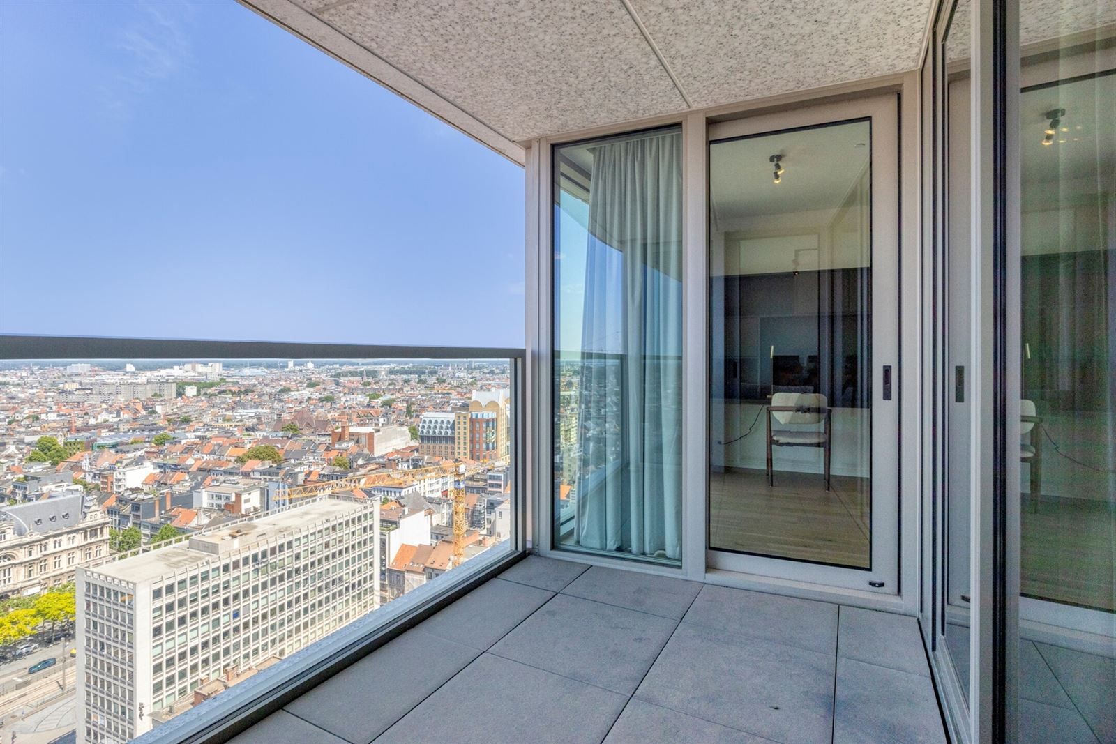 ANTWERP TOWER: SKY IS THE LIMIT 19de verdiep  foto 18