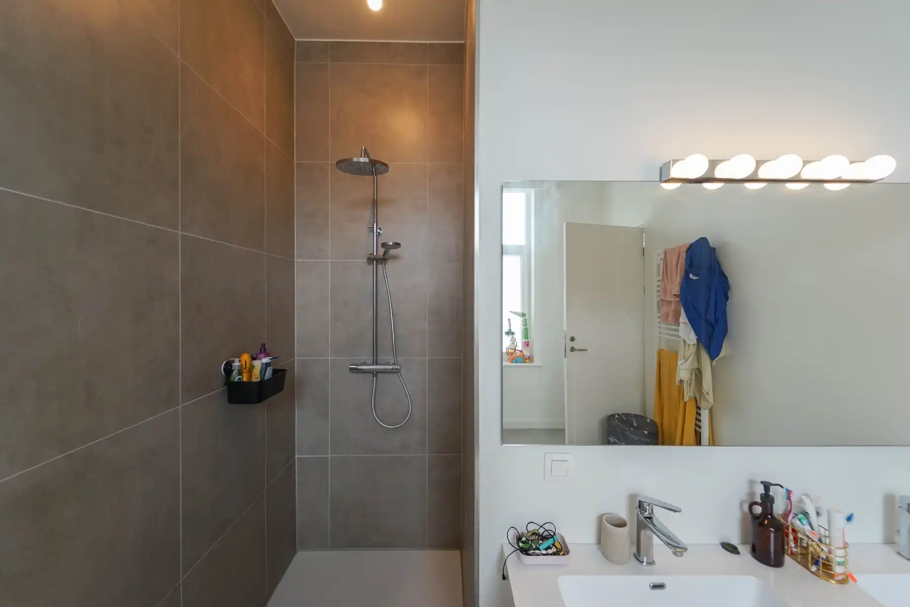 Gerenoveerde woning met koertje aan de groendreef foto 22