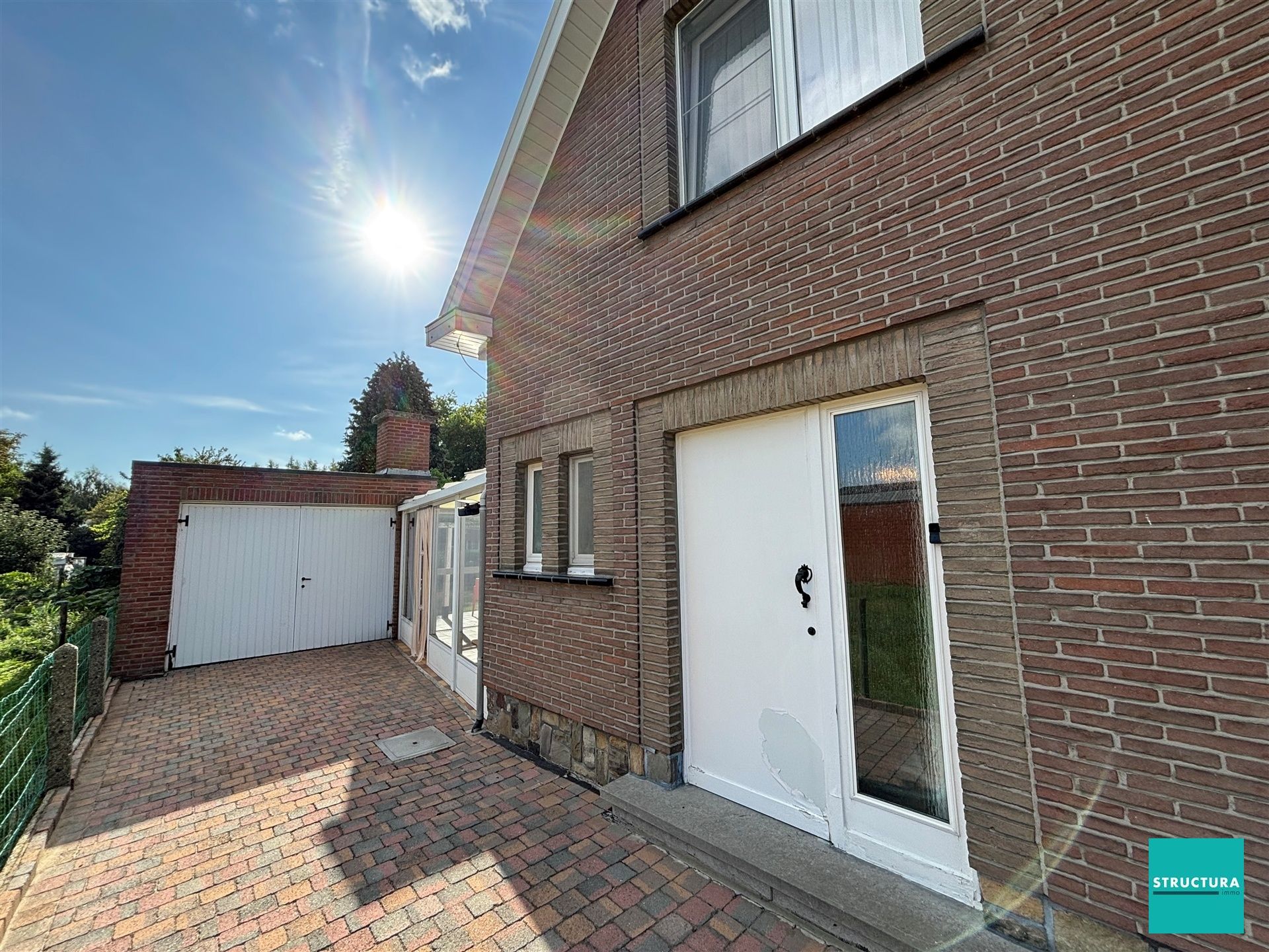 Bezoeken VOLZET!!! Woning met garage en tuin foto 2
