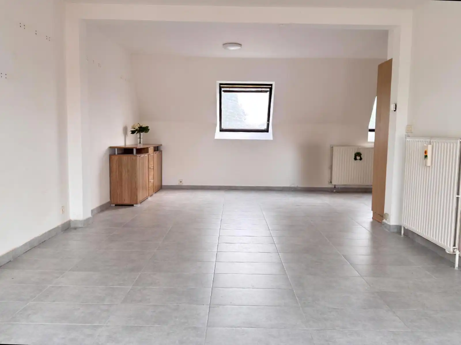Ruim duplex-appartement met twee slaapkamers te Gistel. foto 3