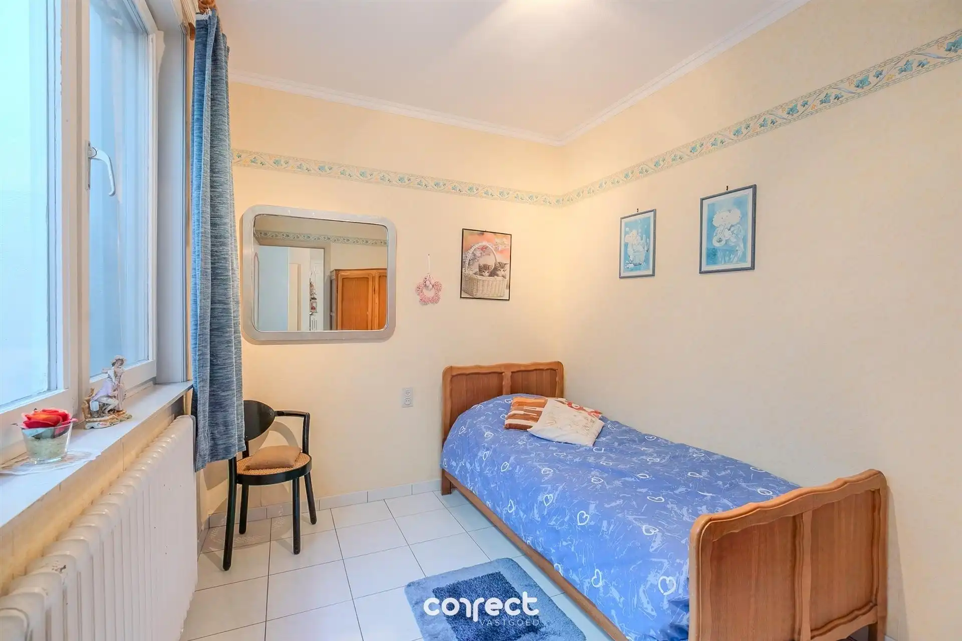 Goed onderhouden laagbouwvilla op een rustige, gunstige locatie met ruime oprit en garage. foto 10